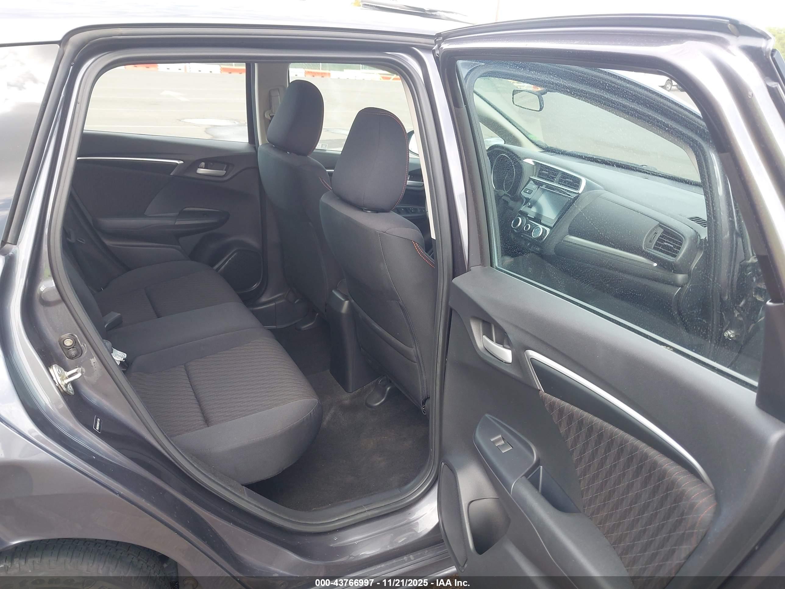 HONDA FIT image 8