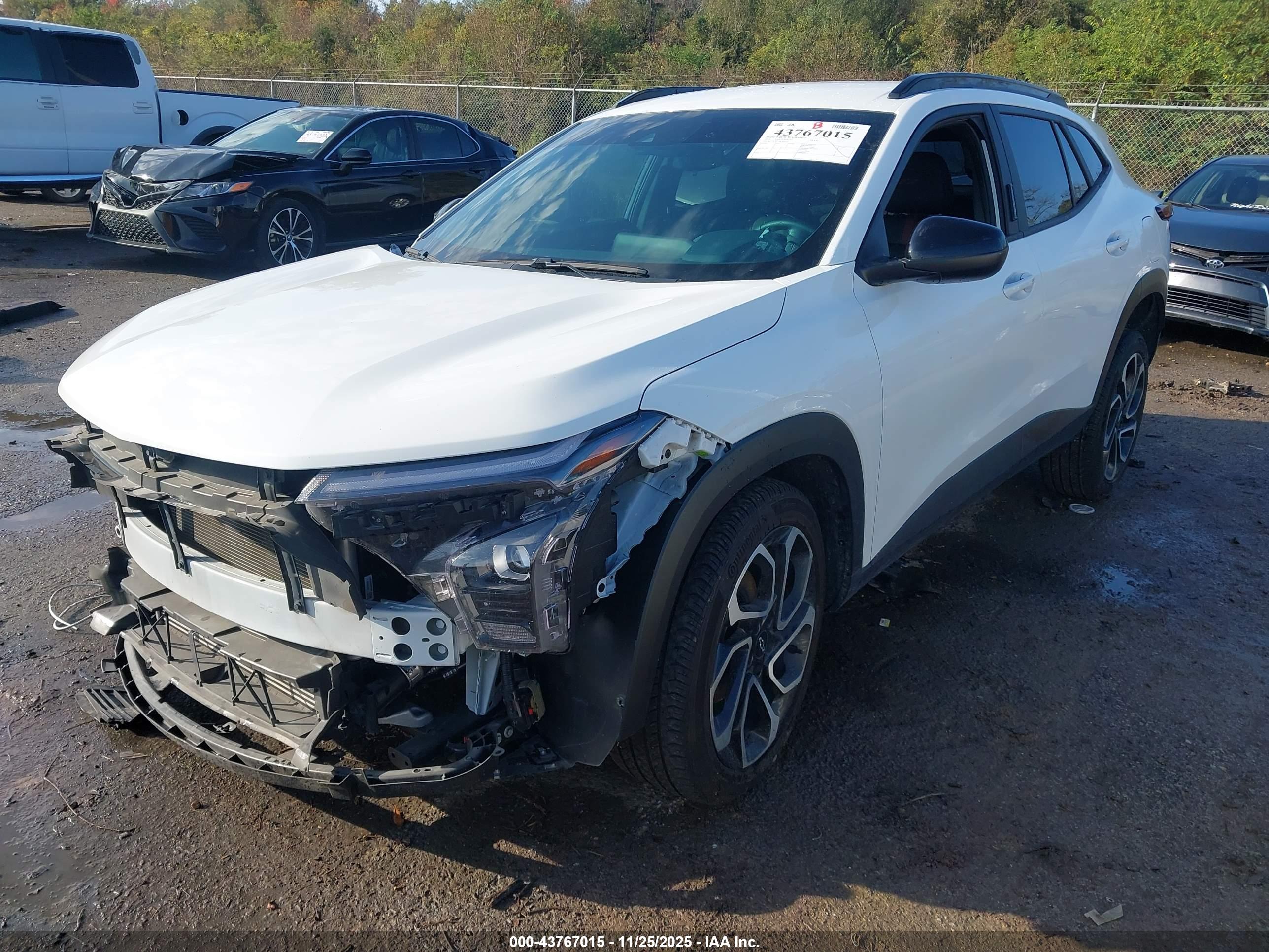 CHEVROLET TRAX image 2