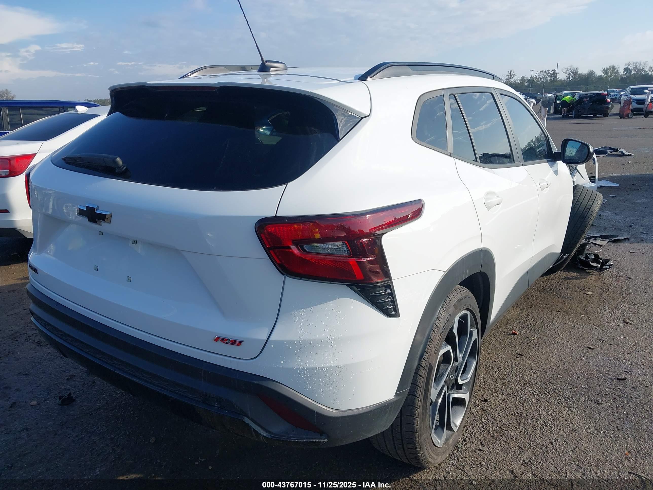 CHEVROLET TRAX image 4