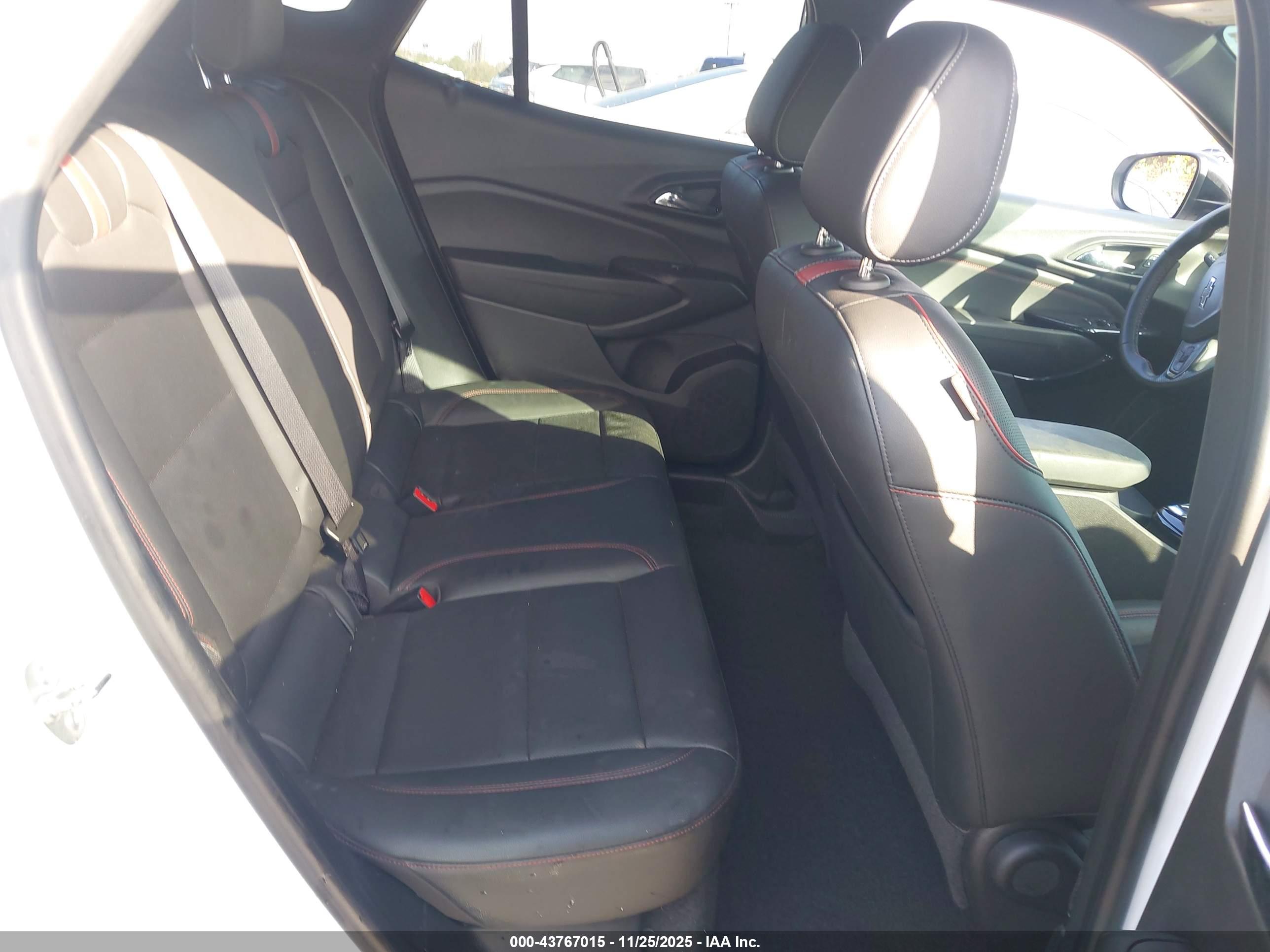 CHEVROLET TRAX image 8