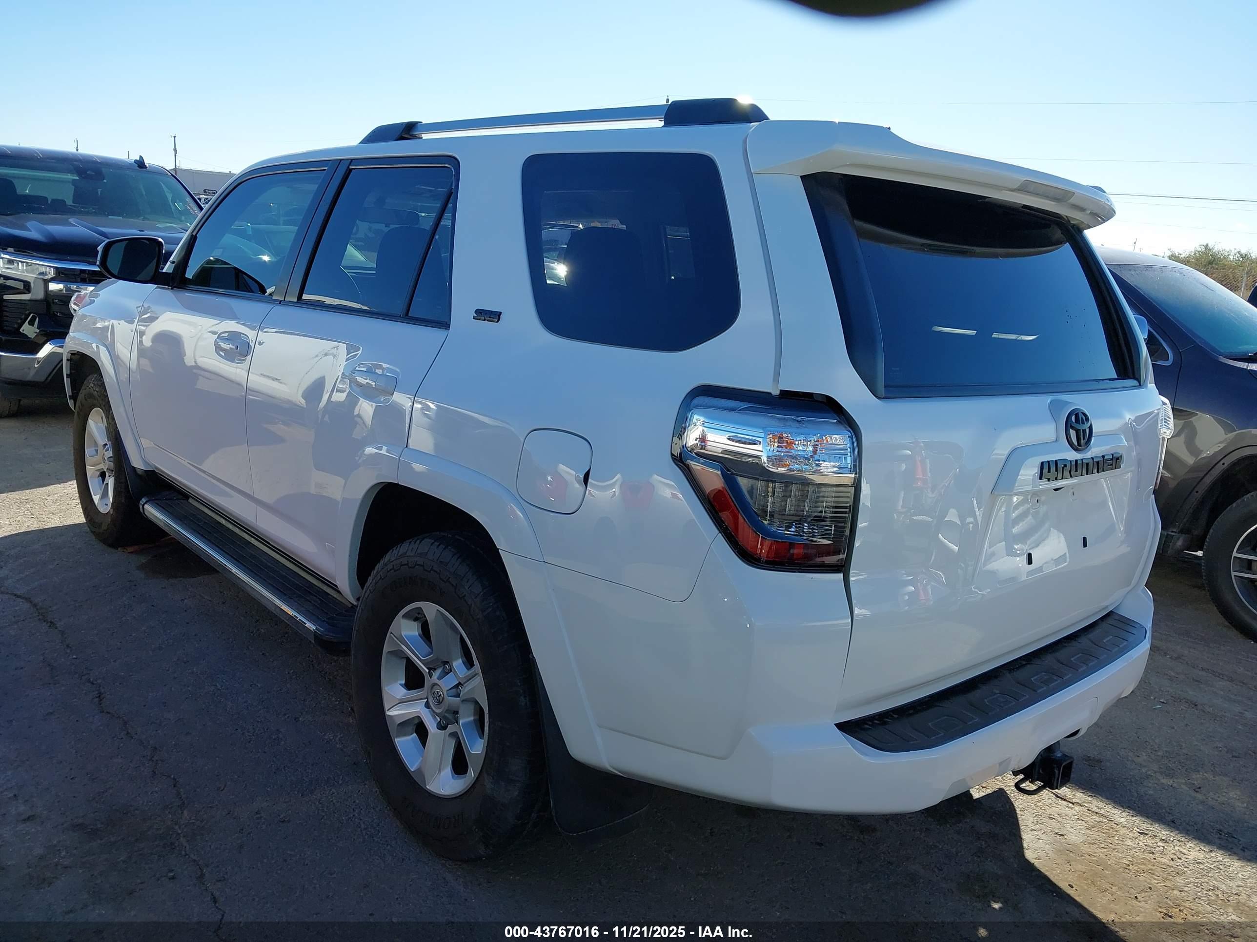 TOYOTA 4RUNNER image 3