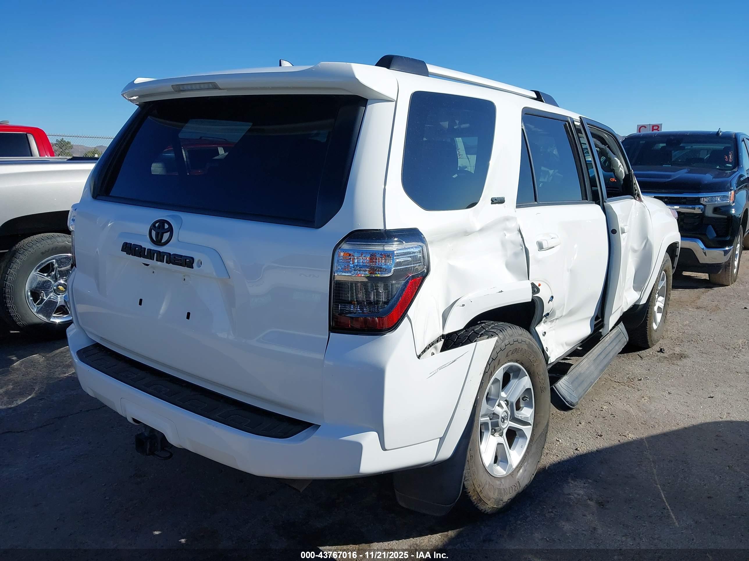 TOYOTA 4RUNNER image 4
