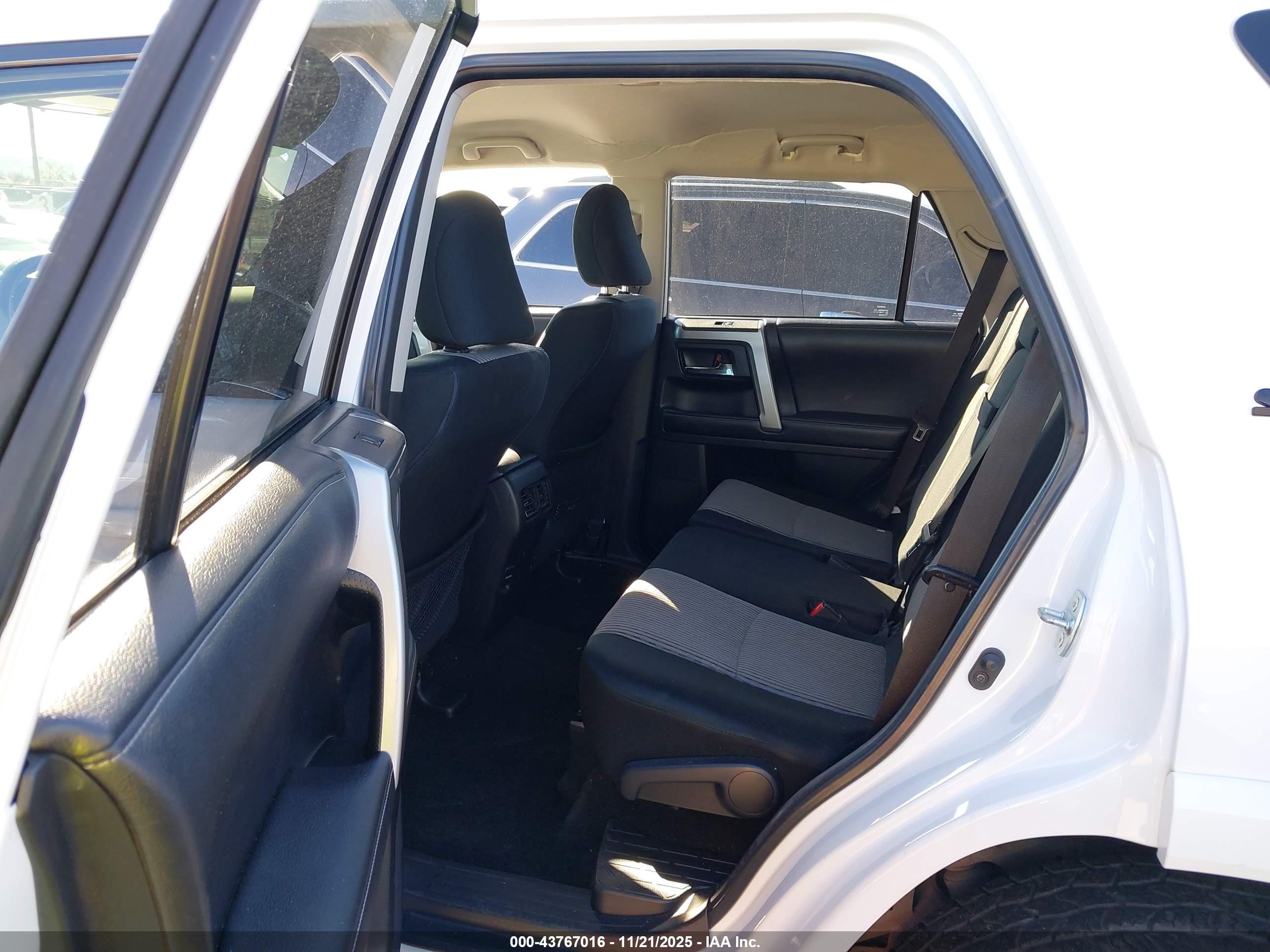 TOYOTA 4RUNNER image 8