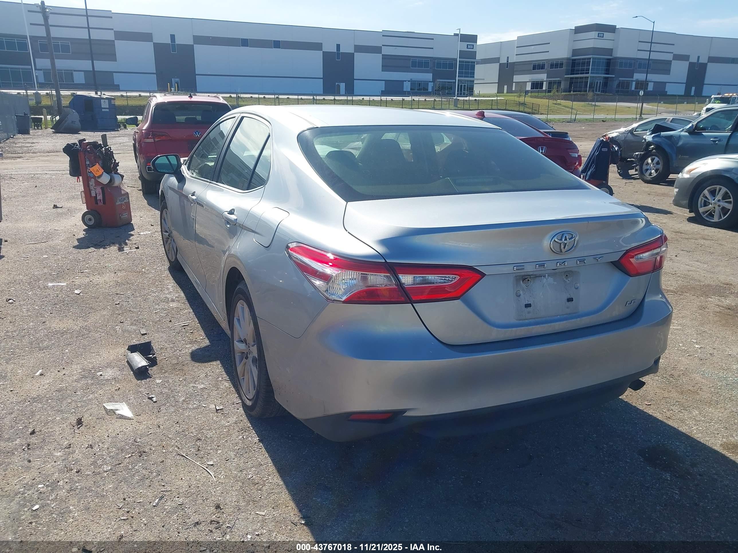 TOYOTA CAMRY image 3