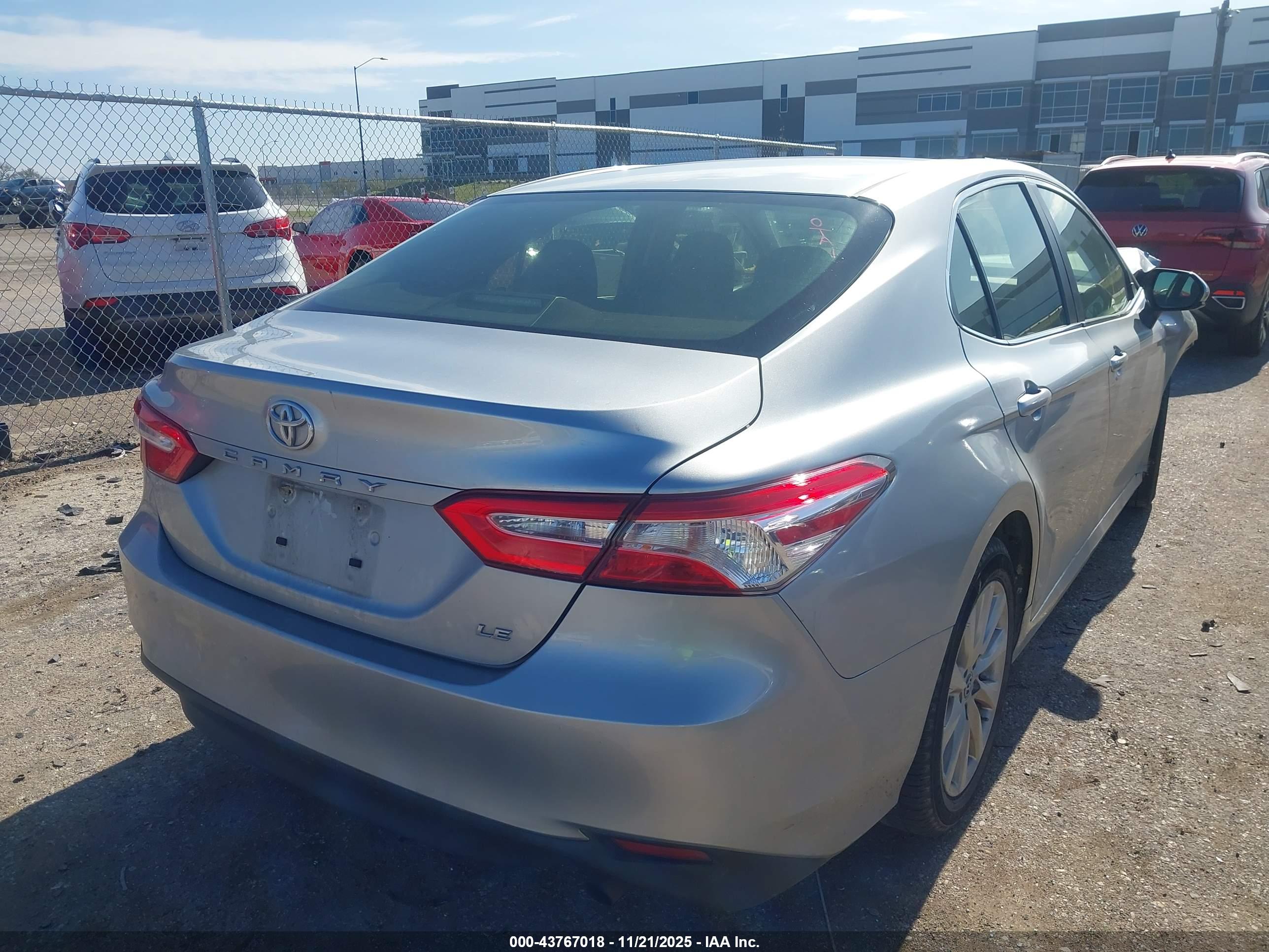 TOYOTA CAMRY image 4