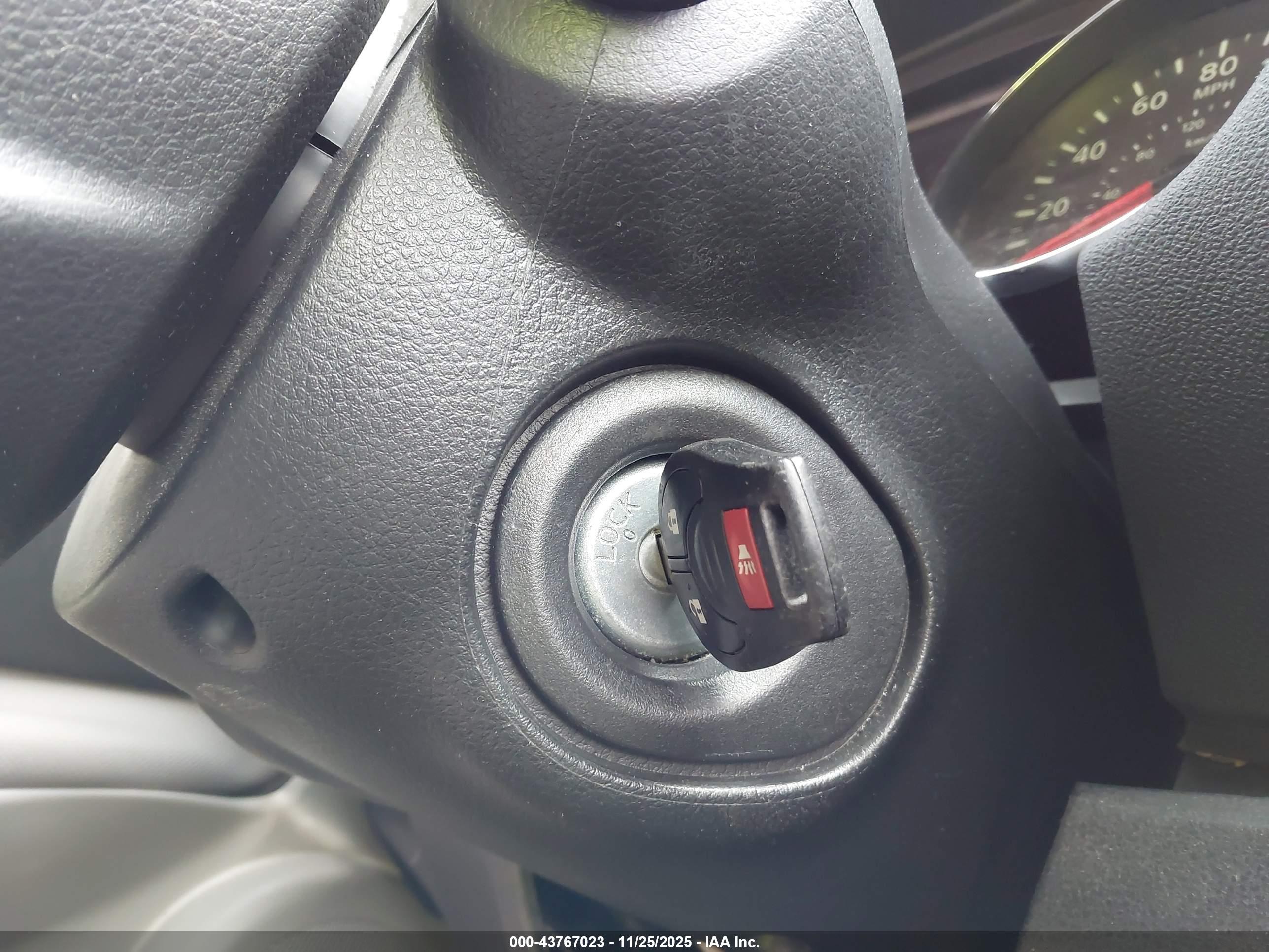 NISSAN ROGUE image 11