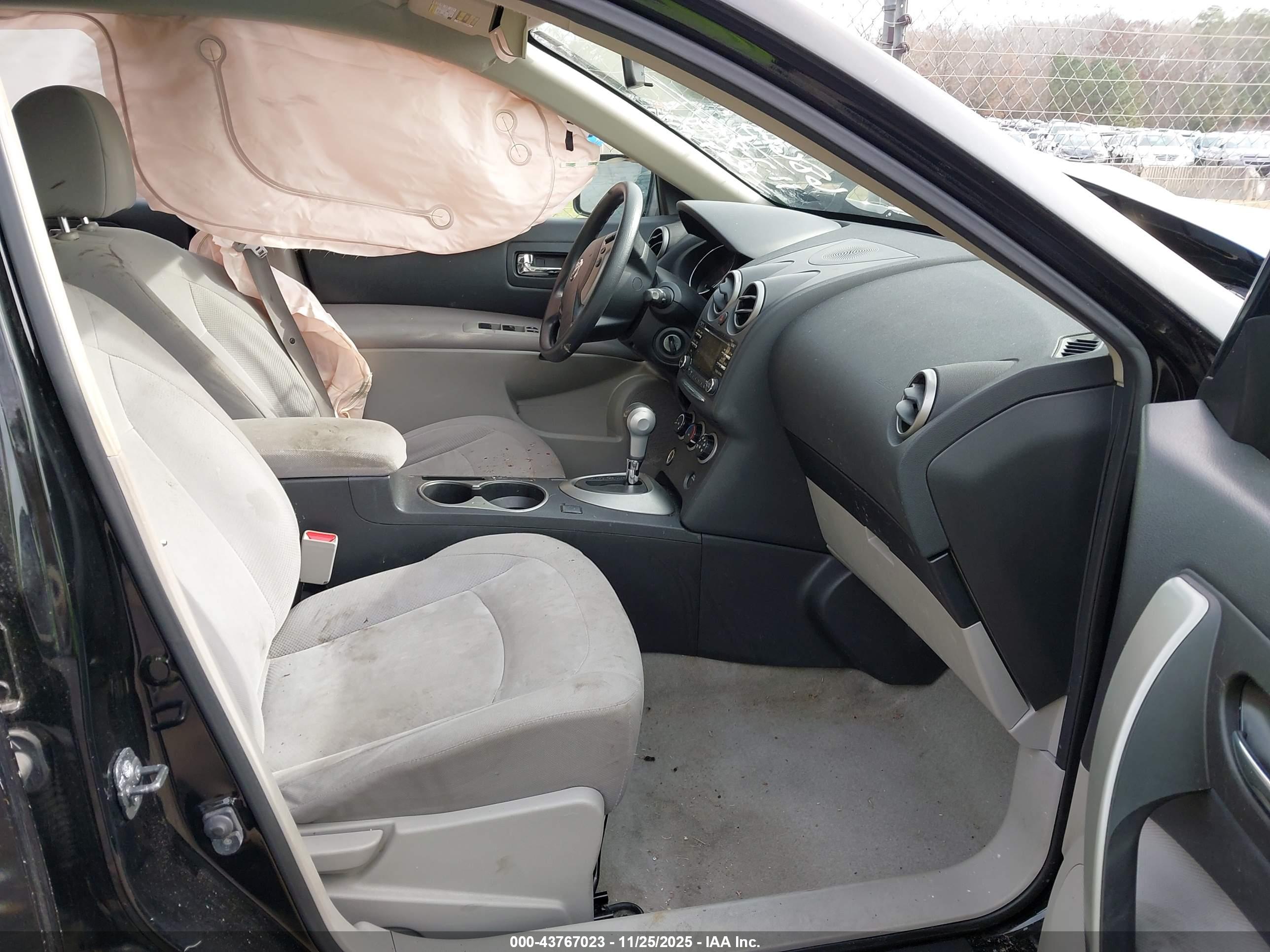 NISSAN ROGUE image 5