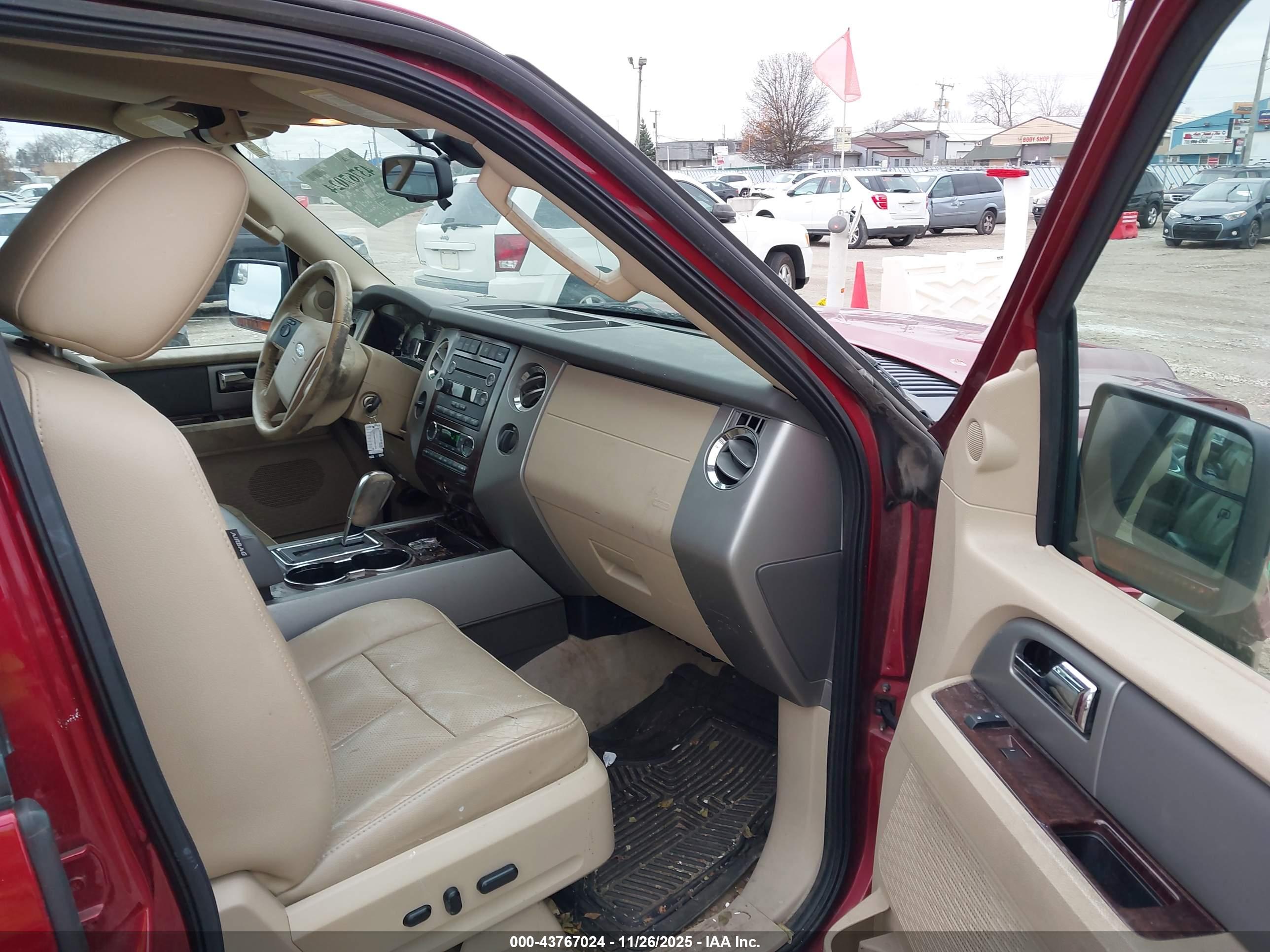 FORD EXPEDITION image 5