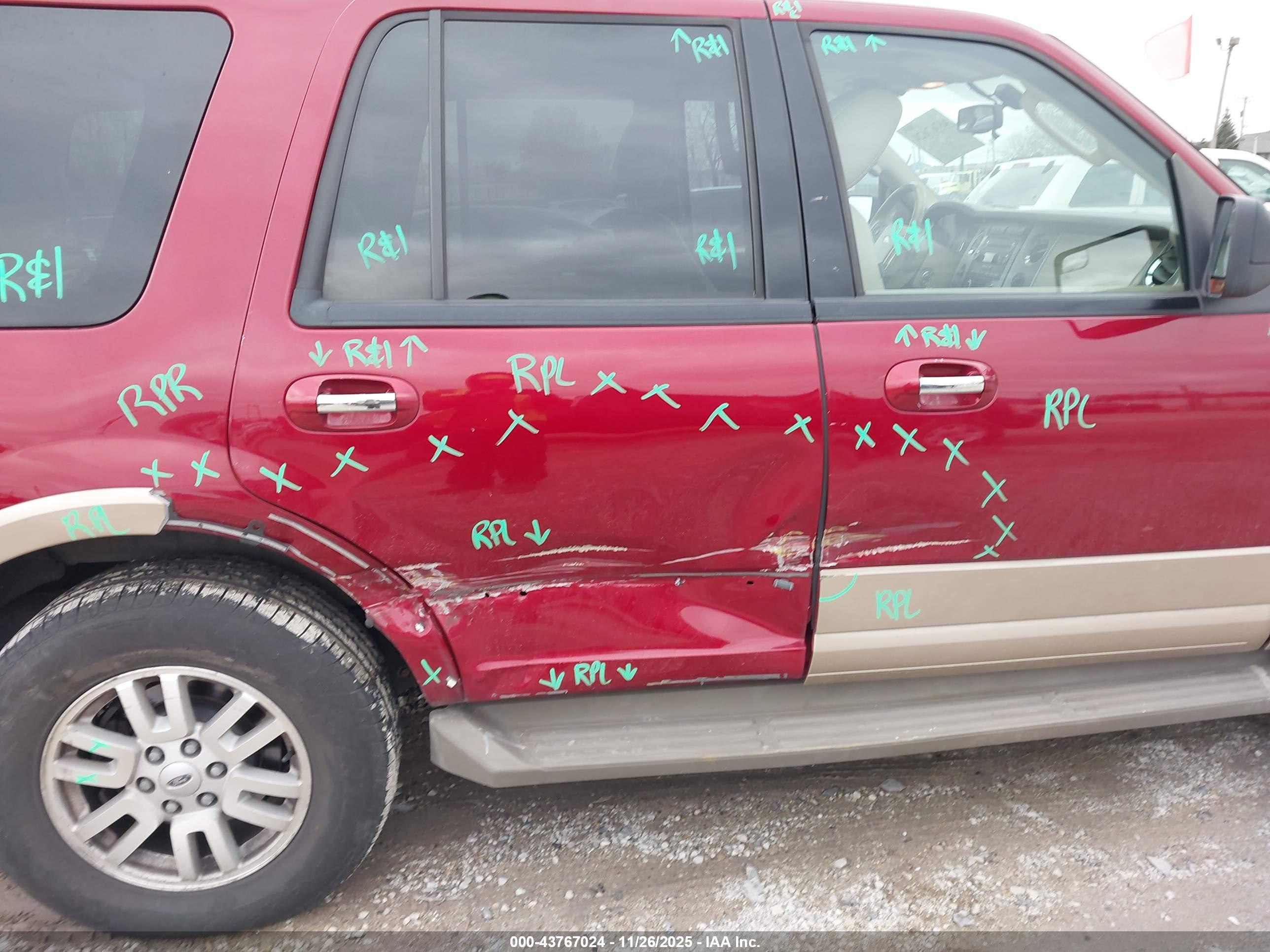 FORD EXPEDITION image 6
