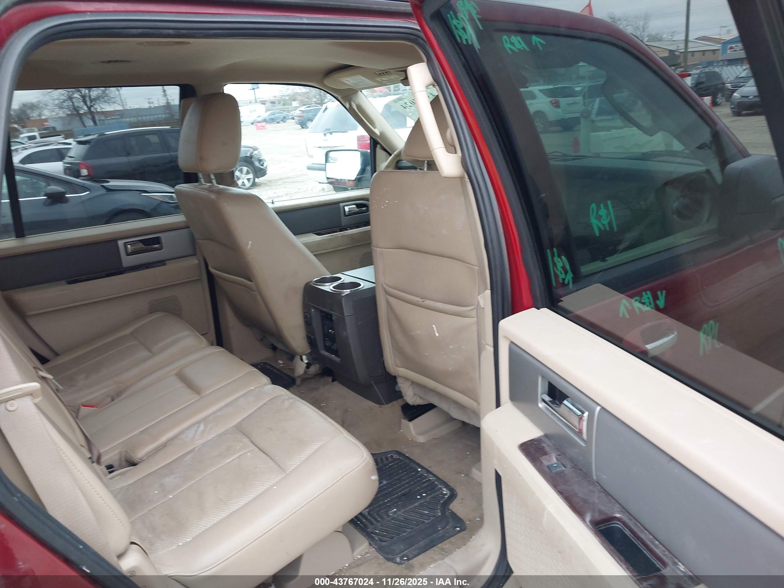FORD EXPEDITION image 8