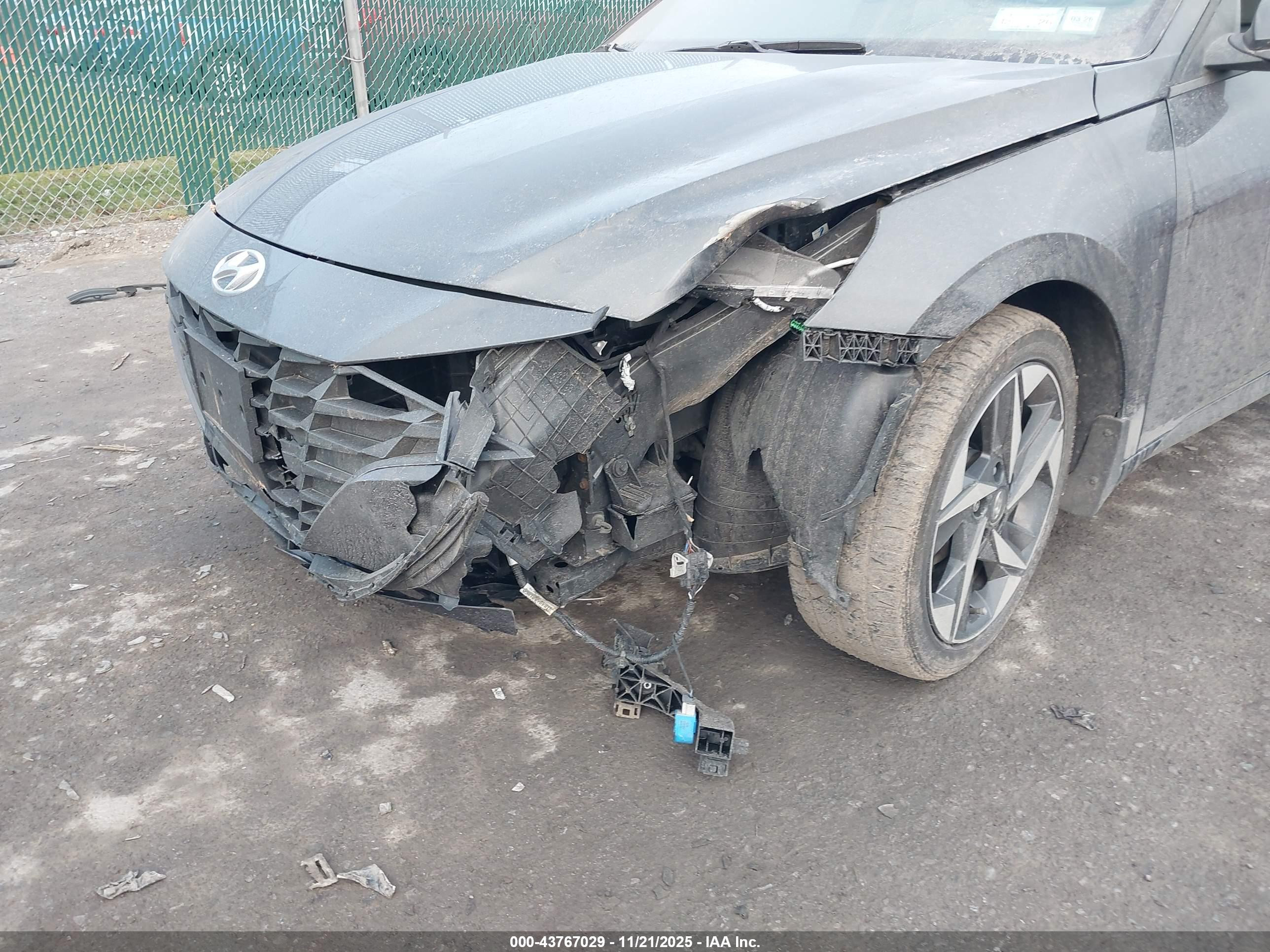 HYUNDAI ELANTRA image 6