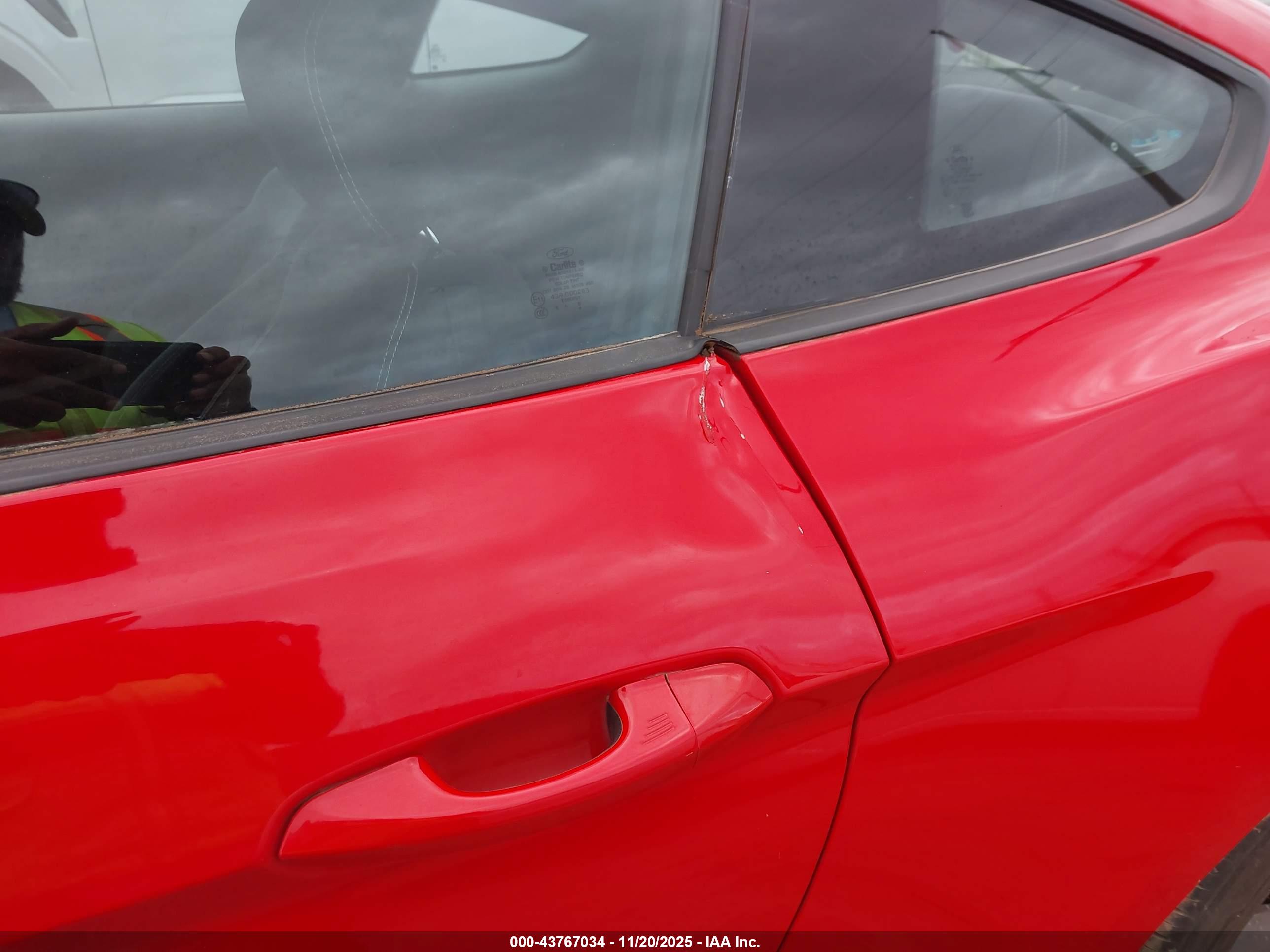 FORD MUSTANG image 6