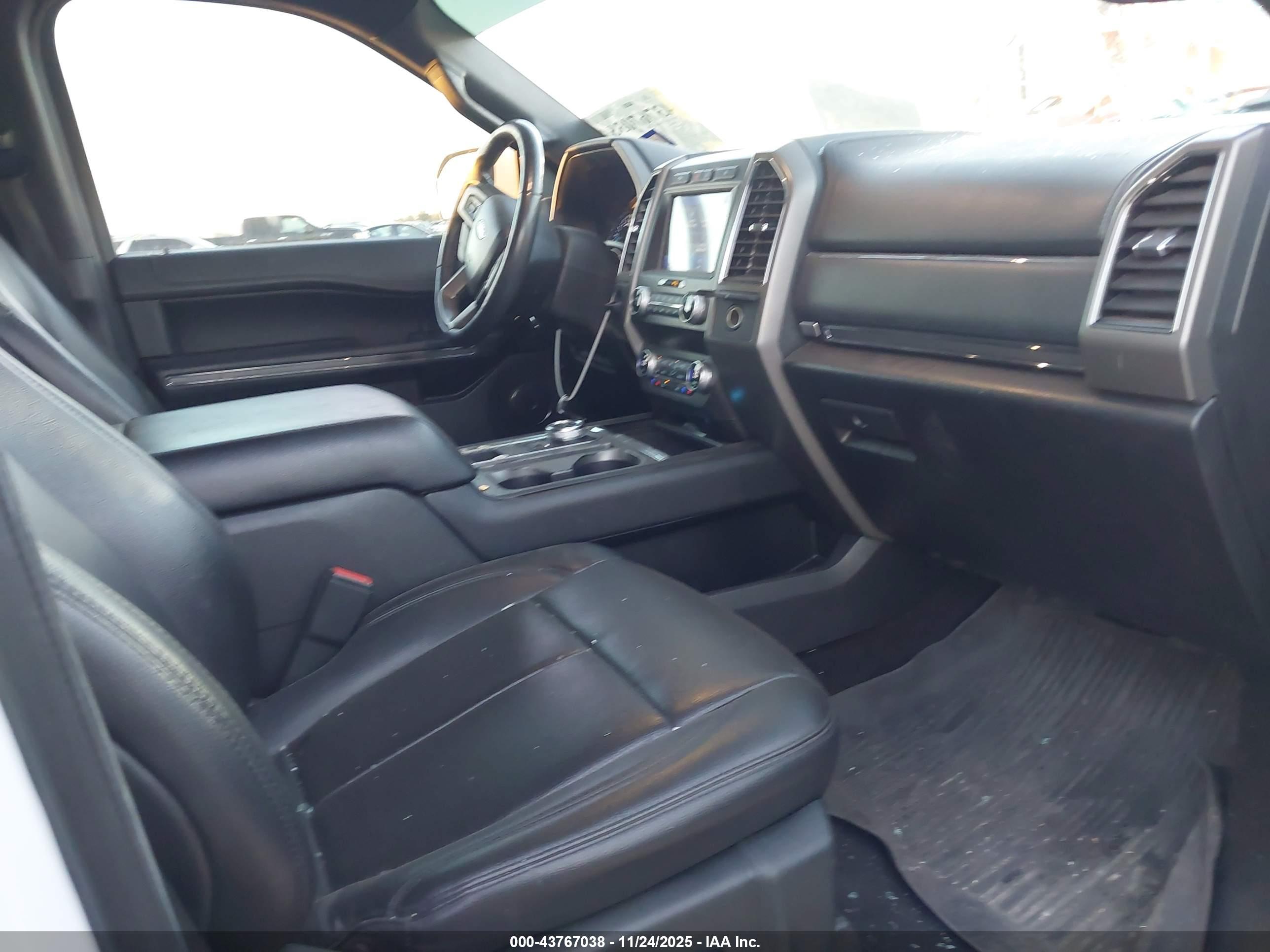 FORD EXPEDITION image 5