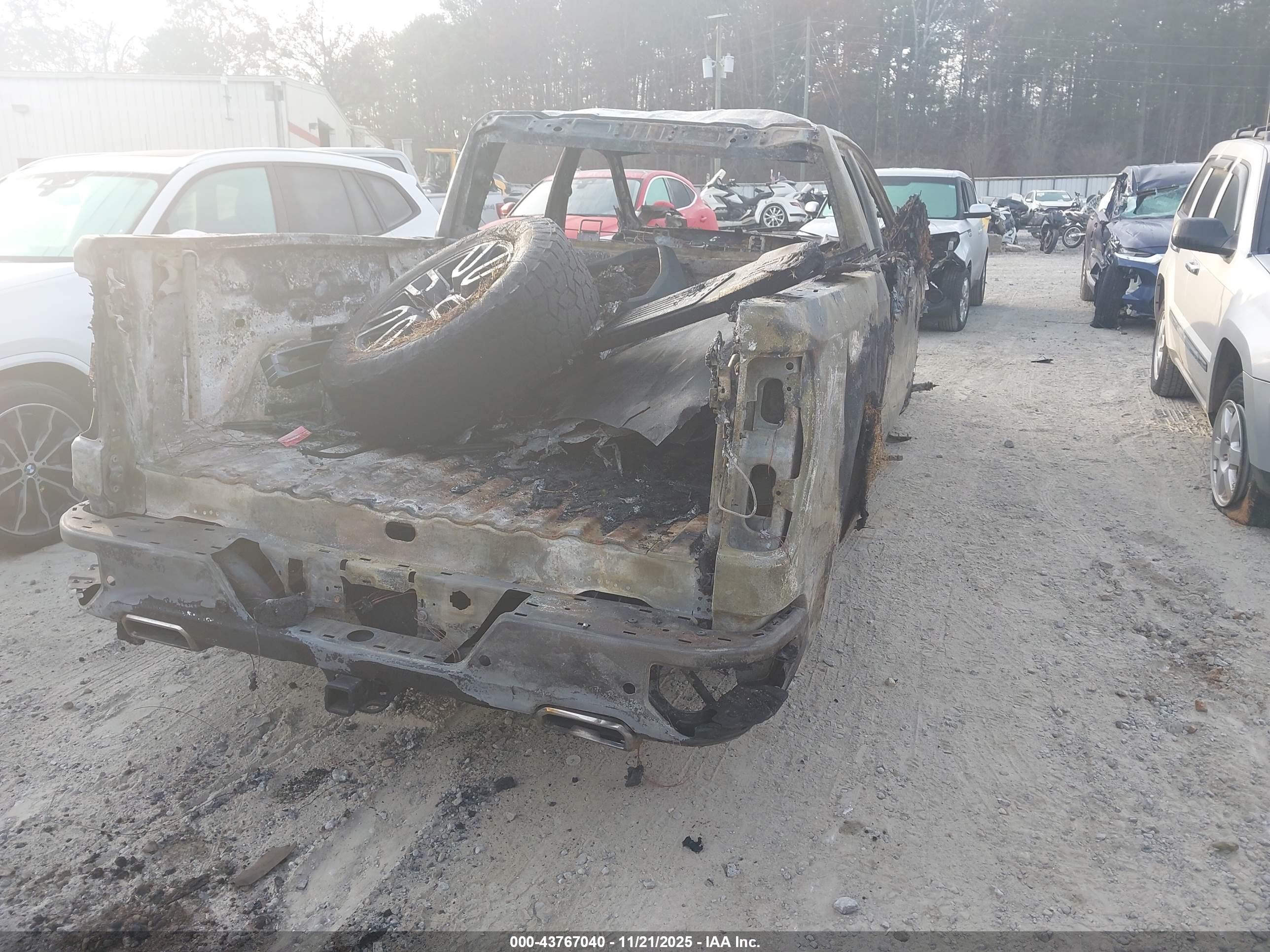 GMC SIERRA image 4