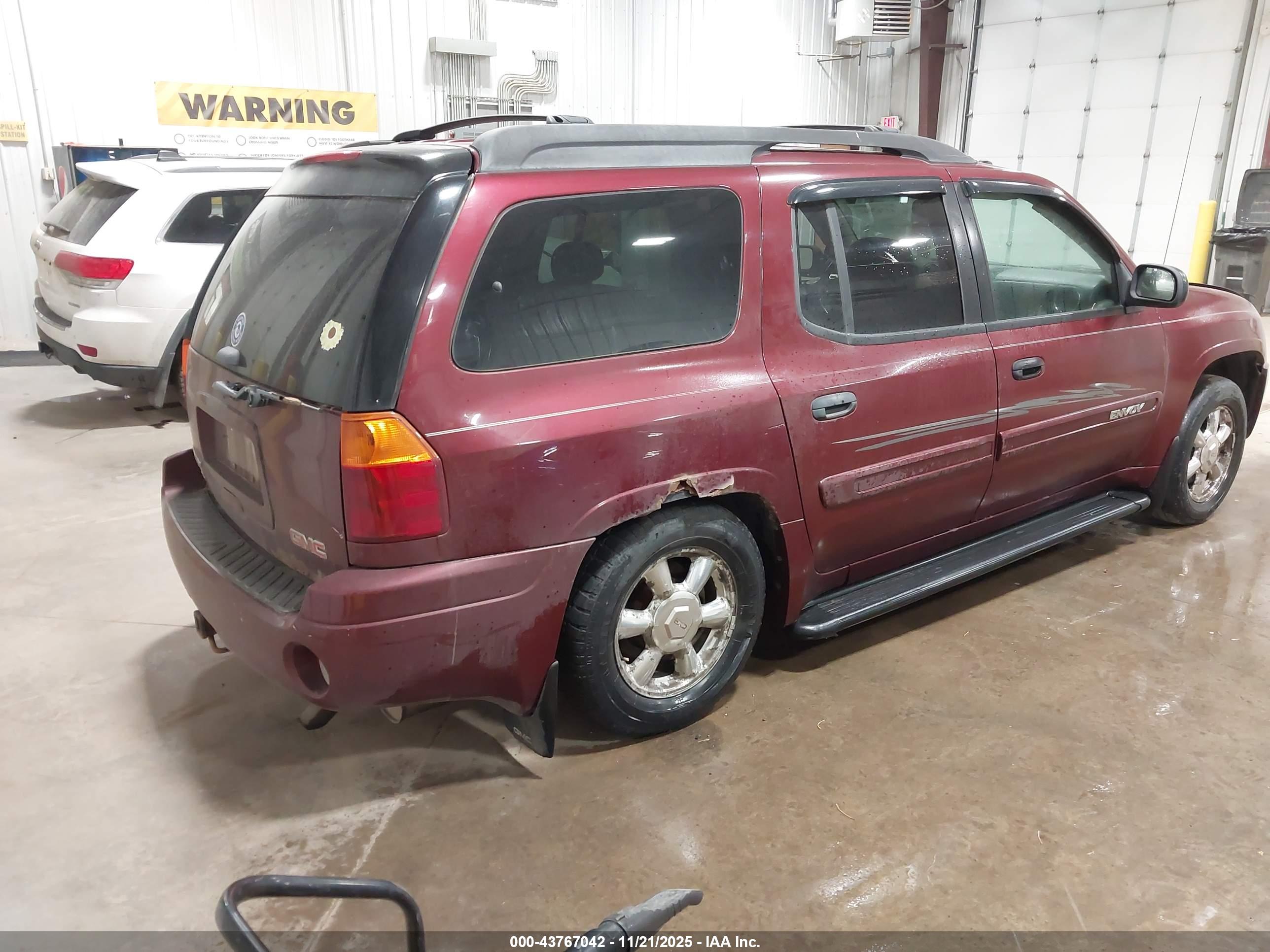 GMC ENVOY image 4