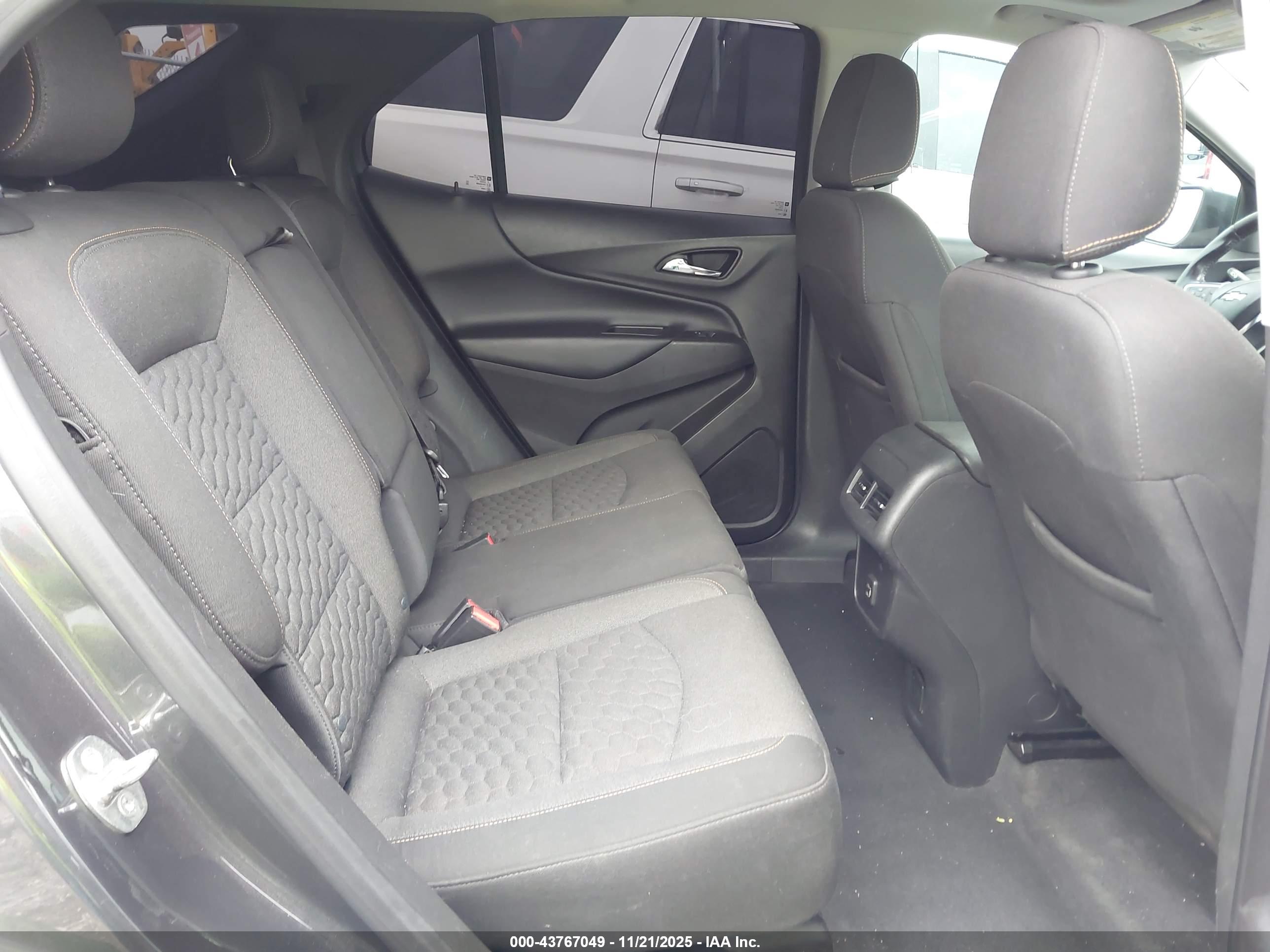CHEVROLET EQUINOX image 8