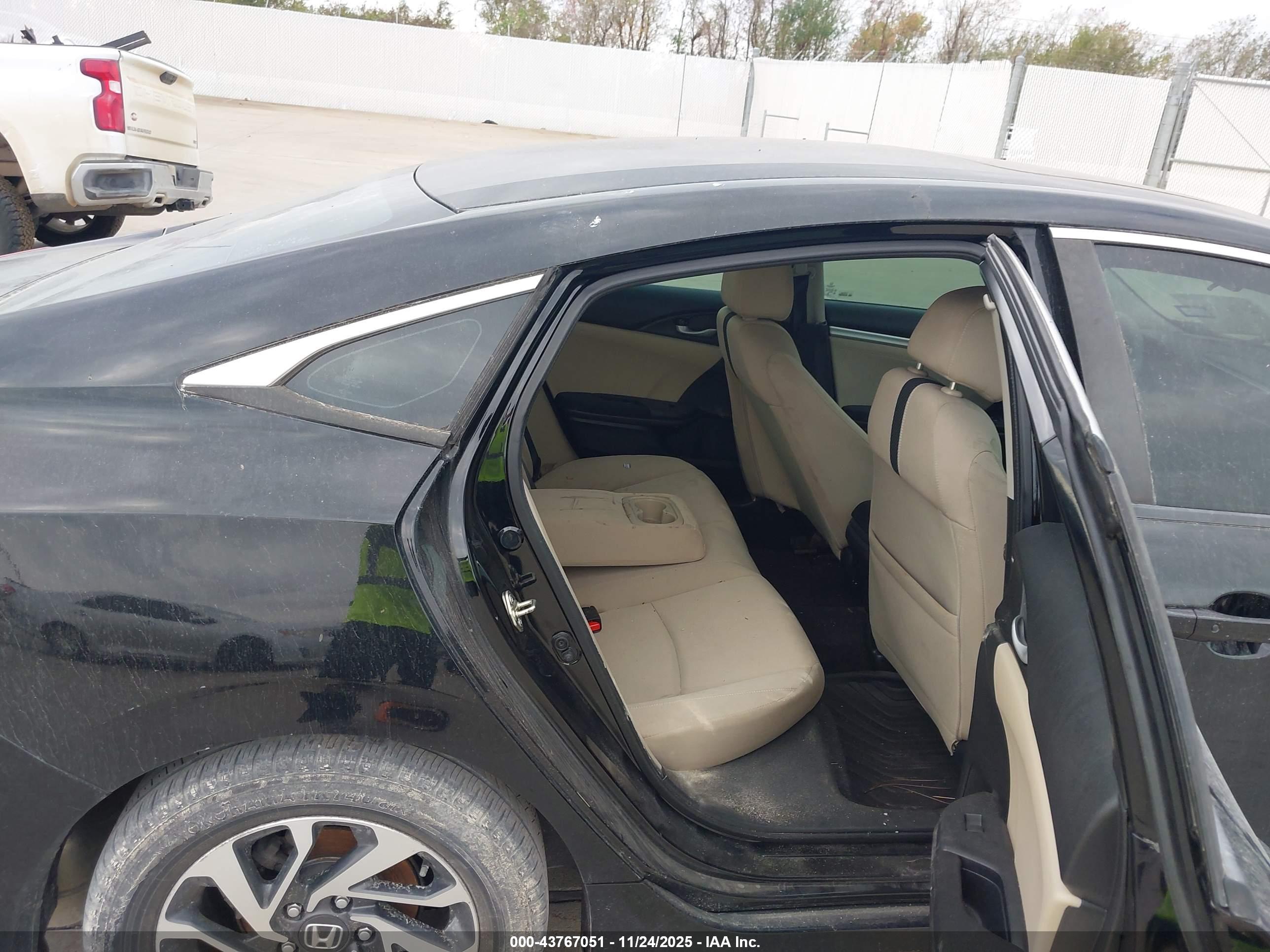 HONDA CIVIC image 8