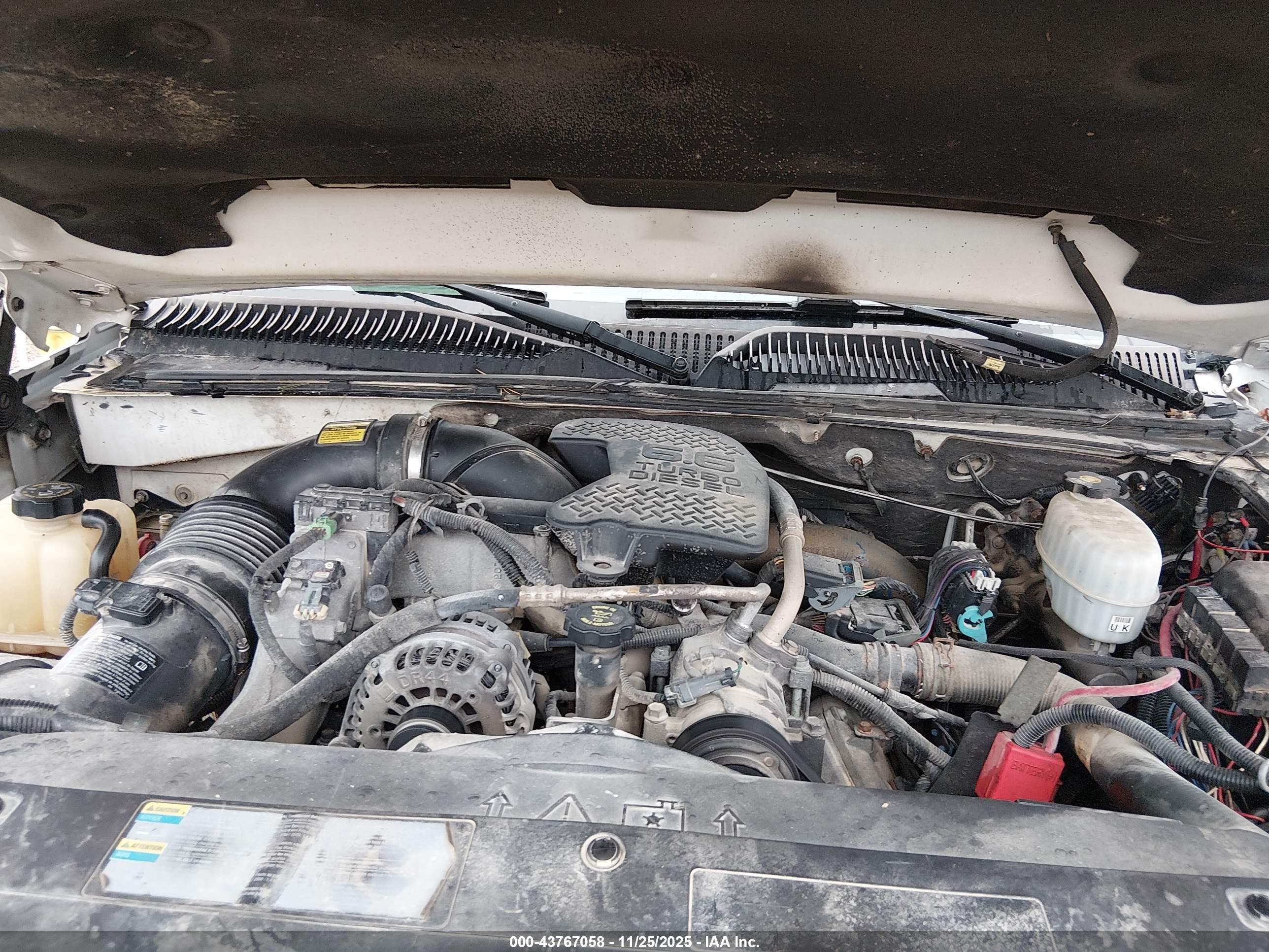 CHEVROLET SILVERADO image 10