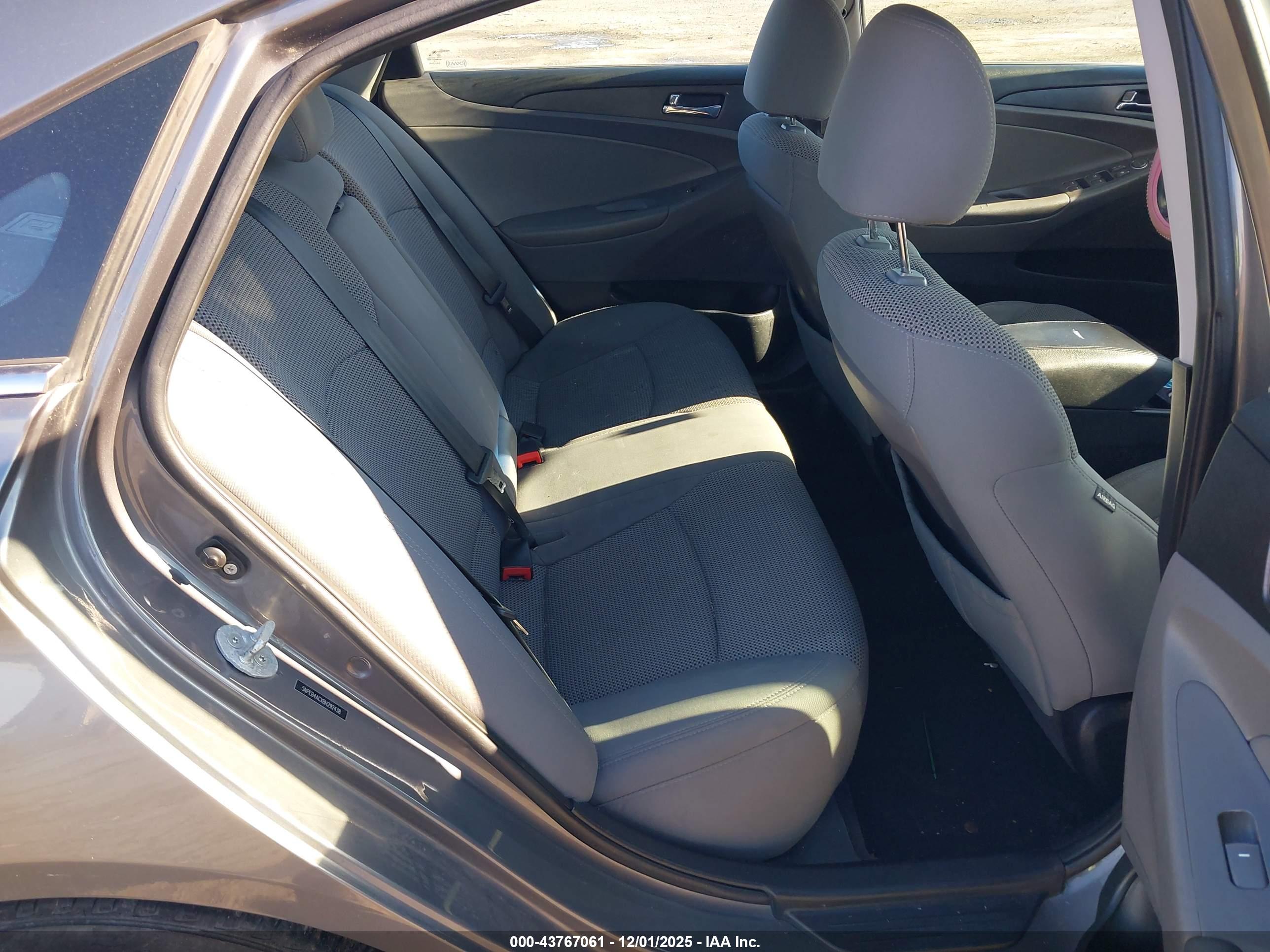 HYUNDAI SONATA image 8