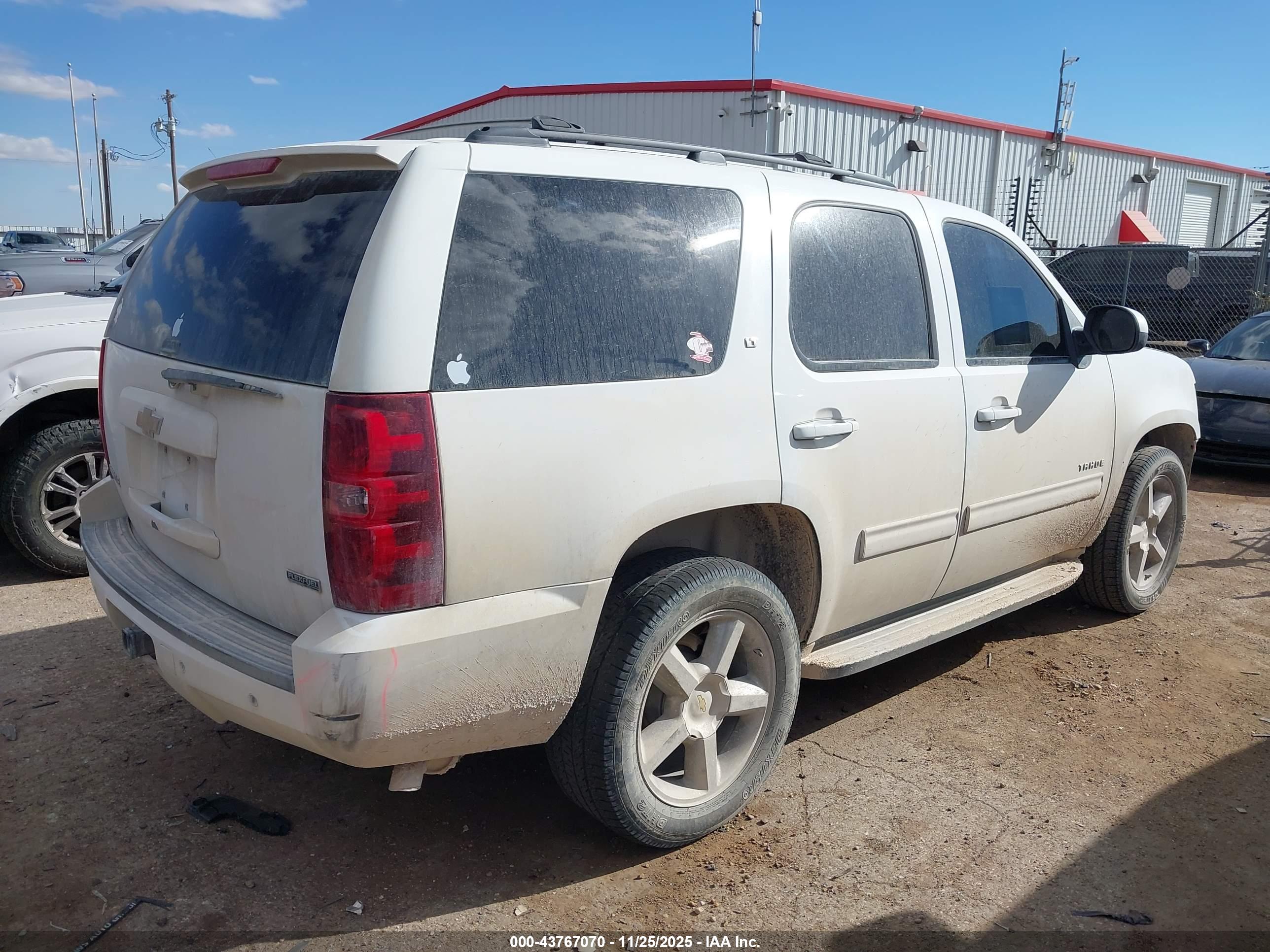 CHEVROLET TAHOE image 4