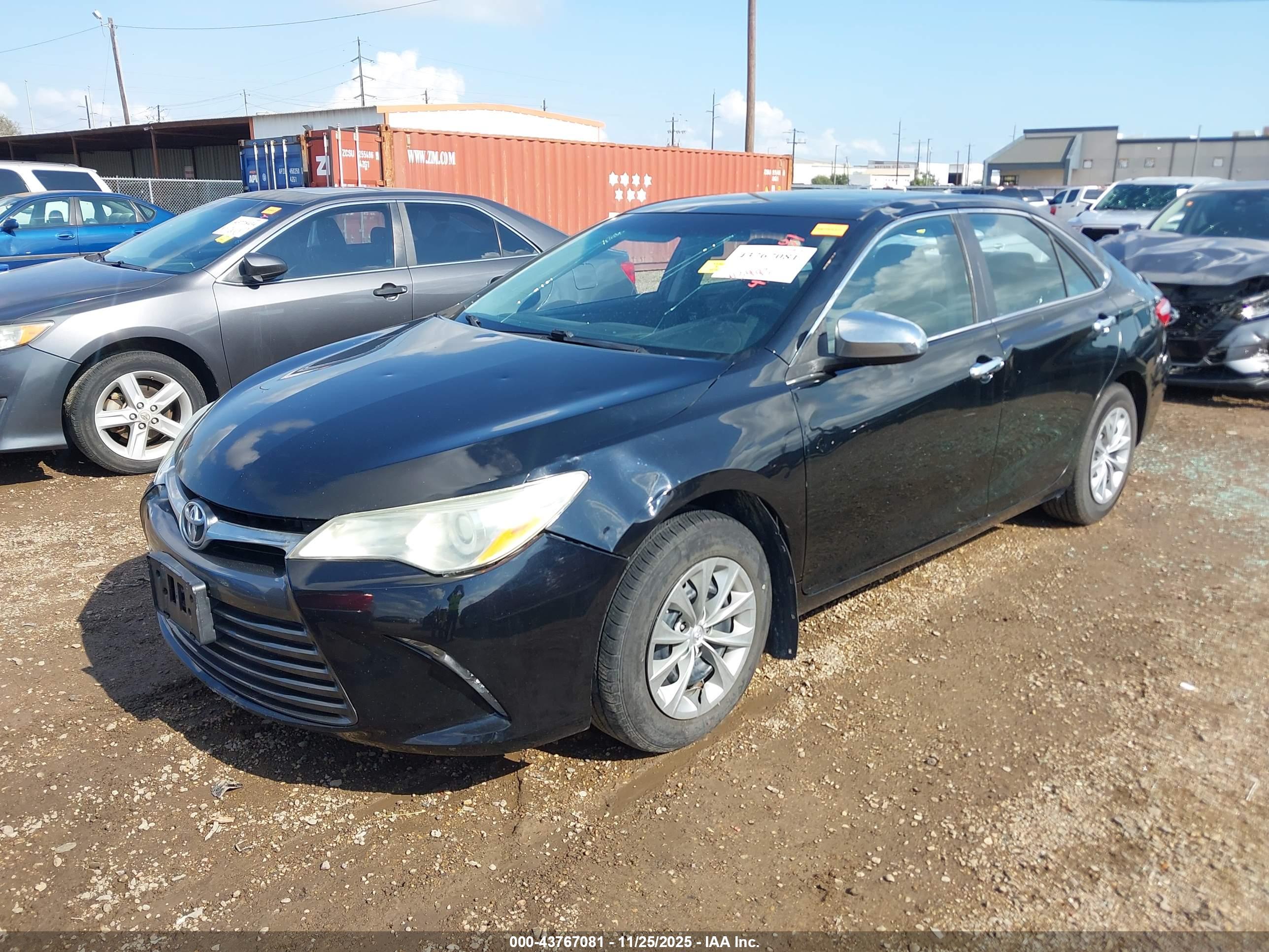 TOYOTA CAMRY image 2