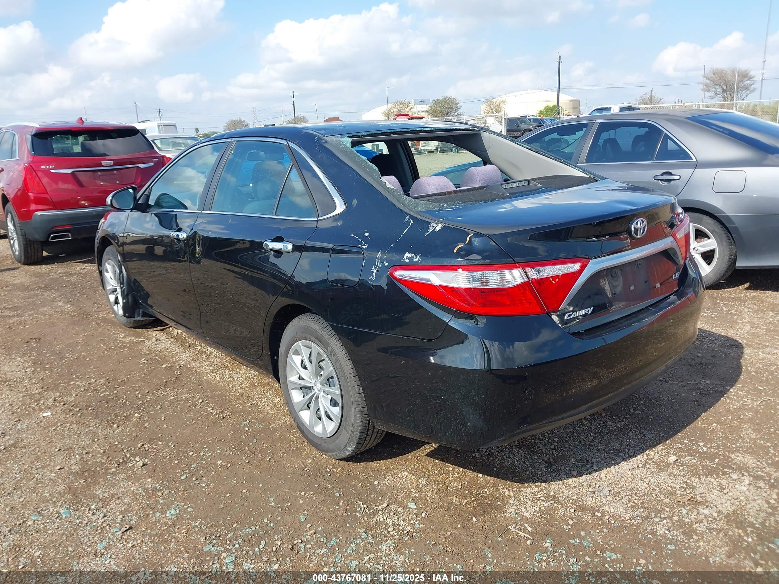 TOYOTA CAMRY image 3