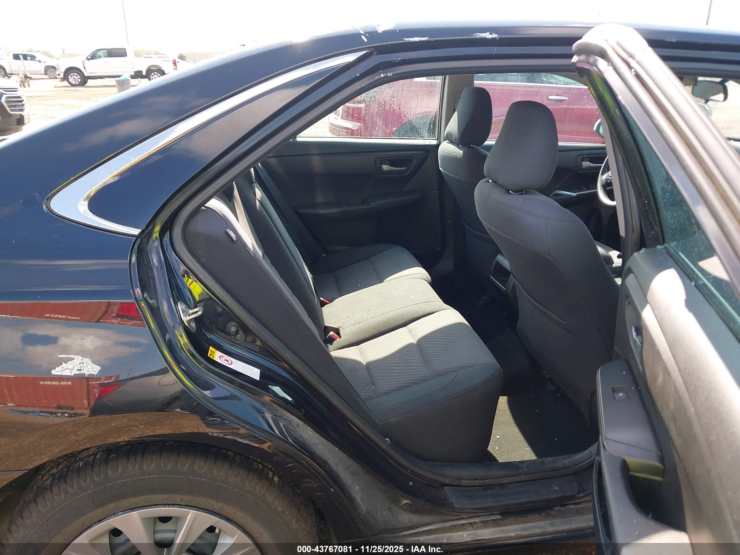 TOYOTA CAMRY image 8