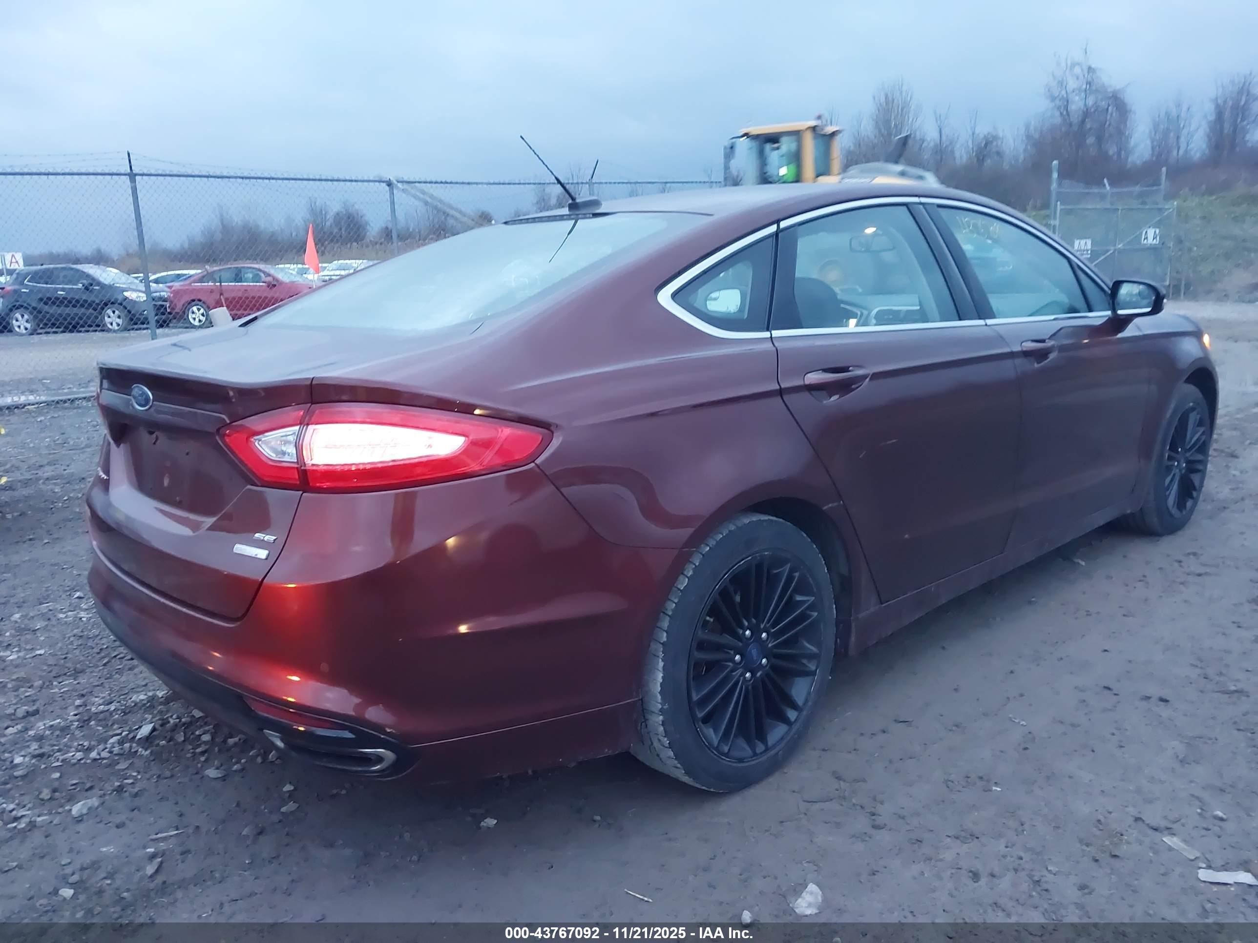 FORD FUSION image 4