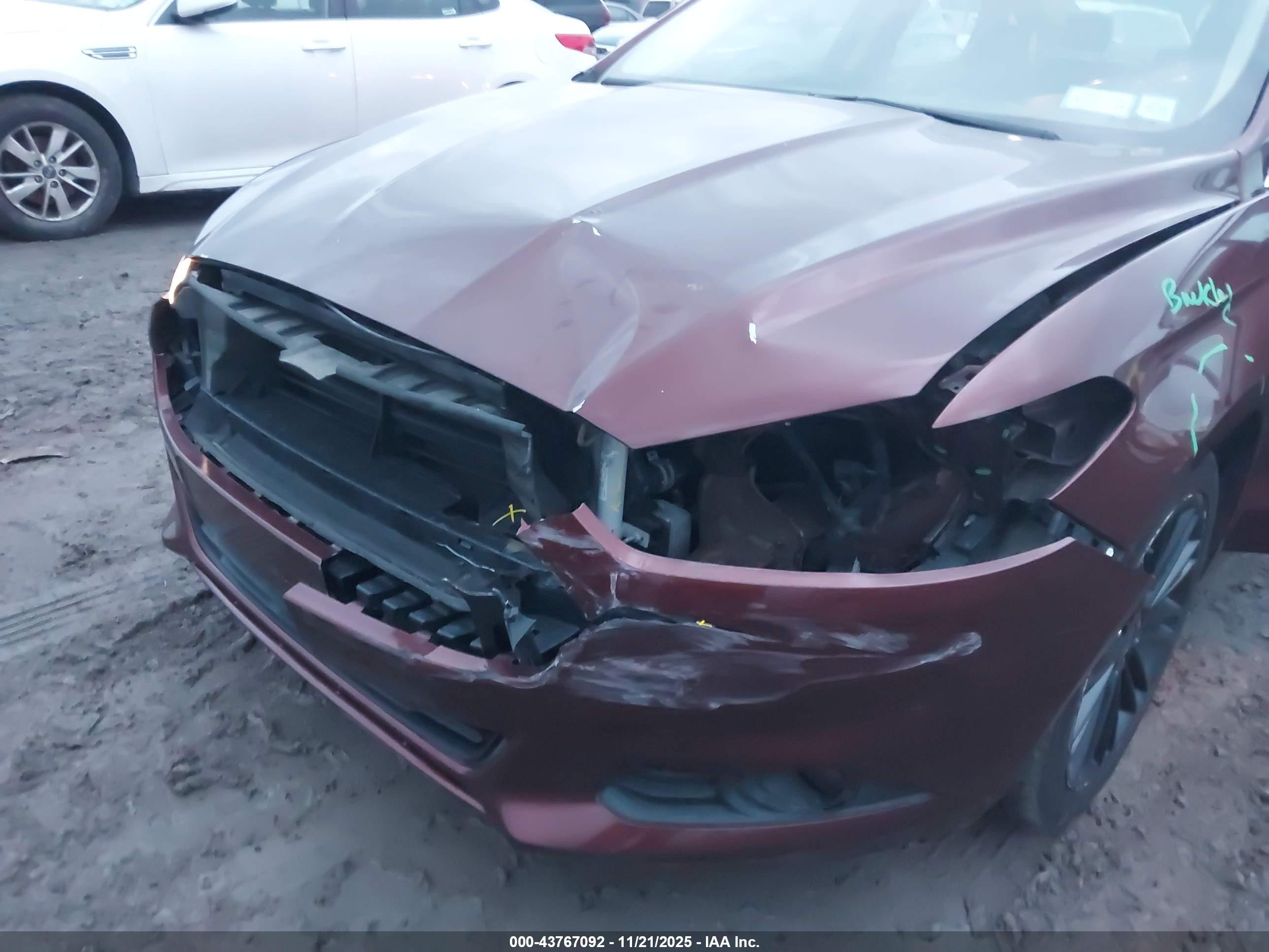 FORD FUSION image 6