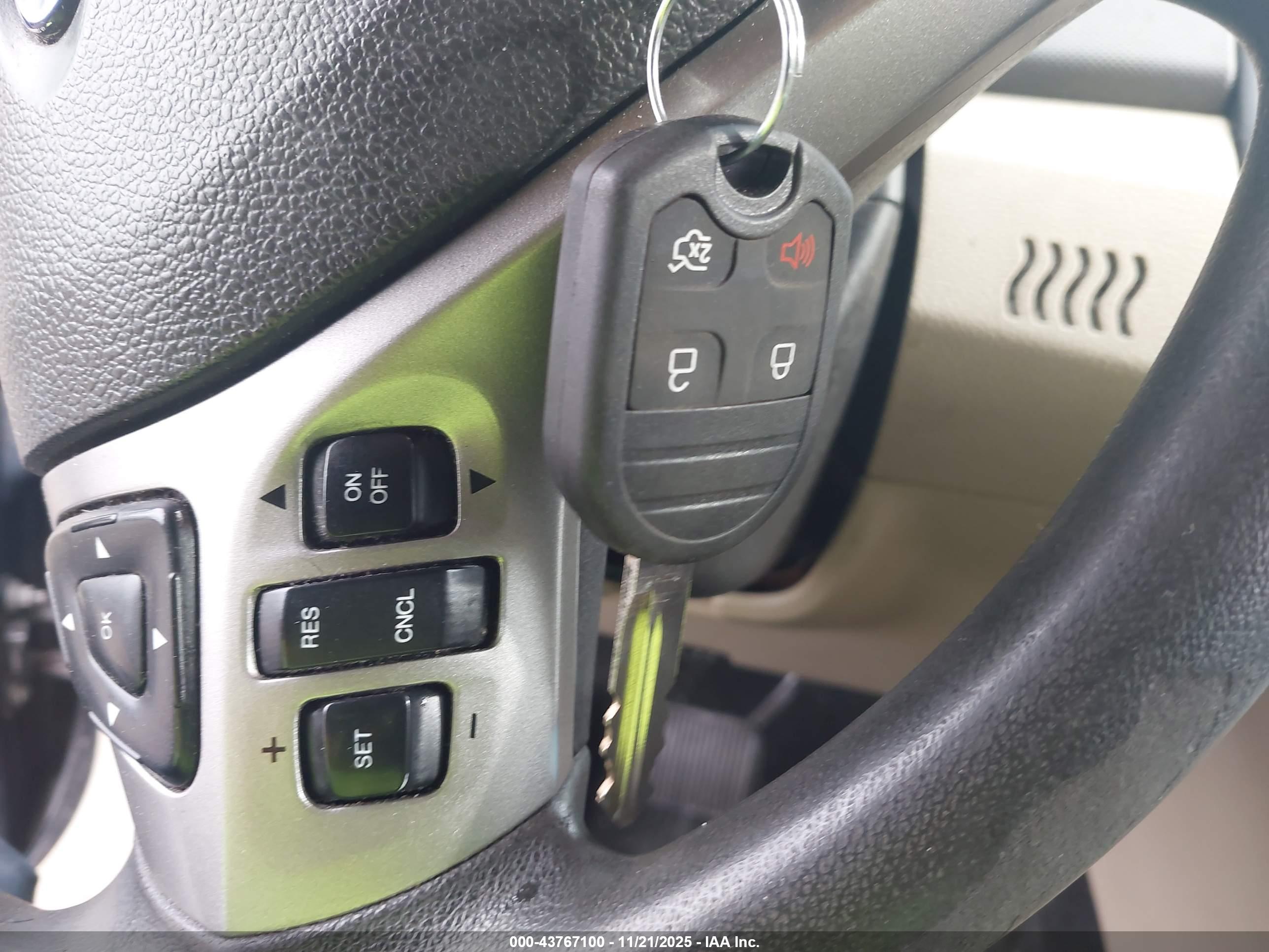 FORD TAURUS image 11