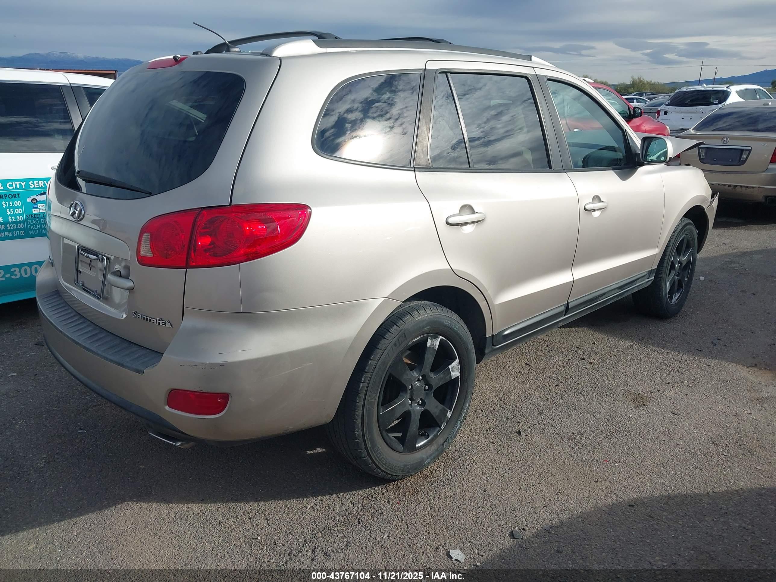 HYUNDAI SANTA image 4