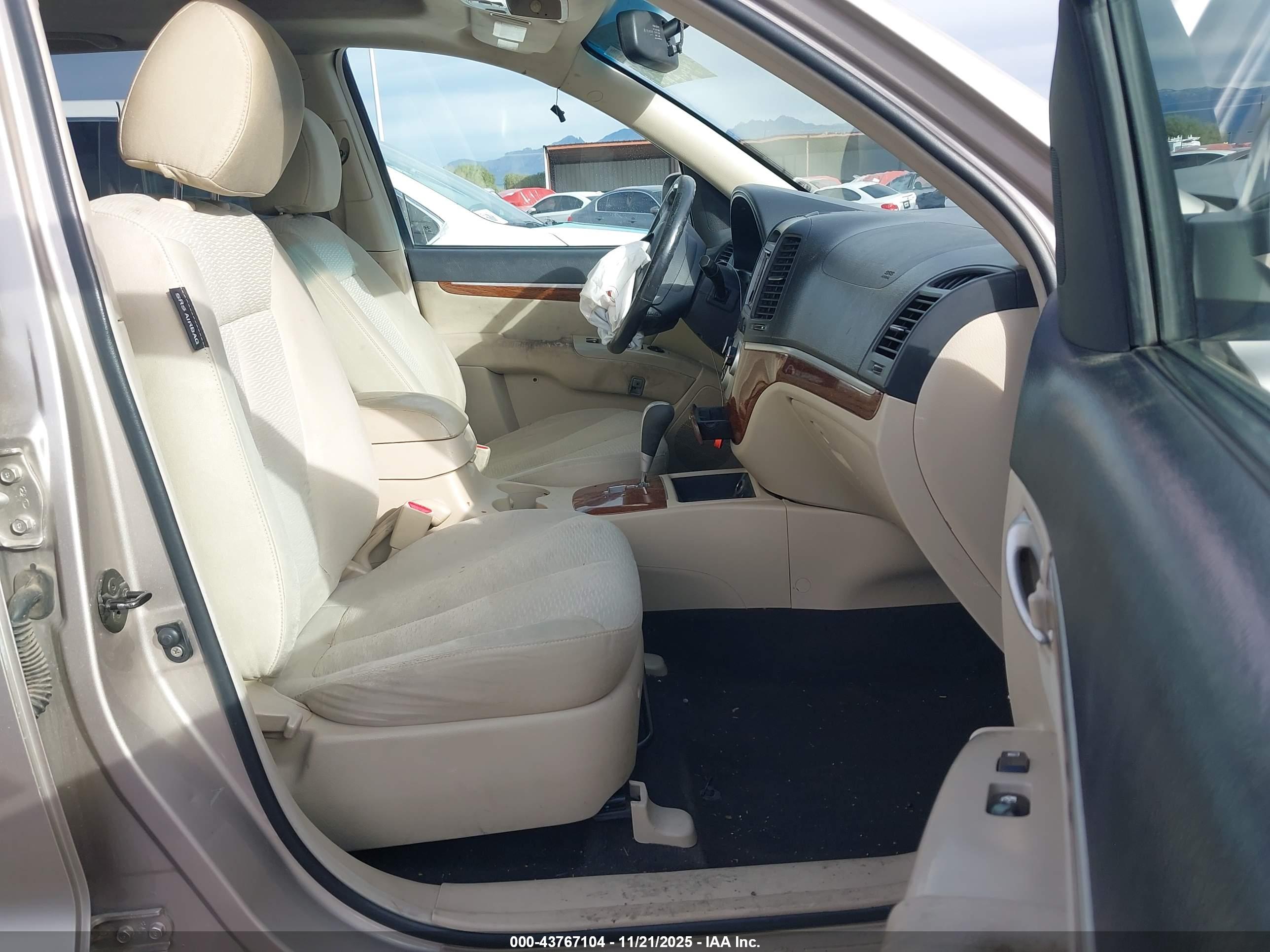 HYUNDAI SANTA image 5