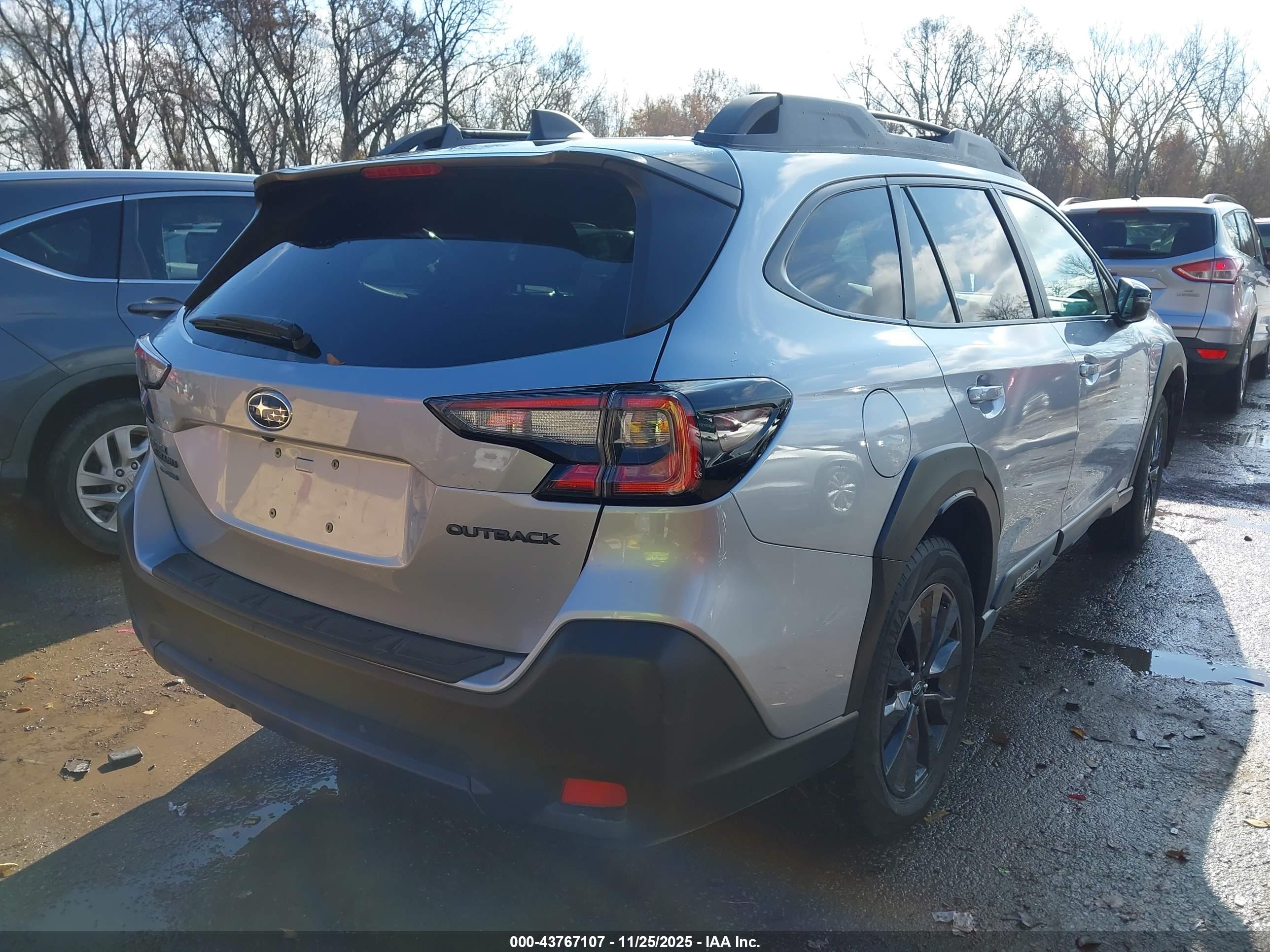 SUBARU OUTBACK image 4