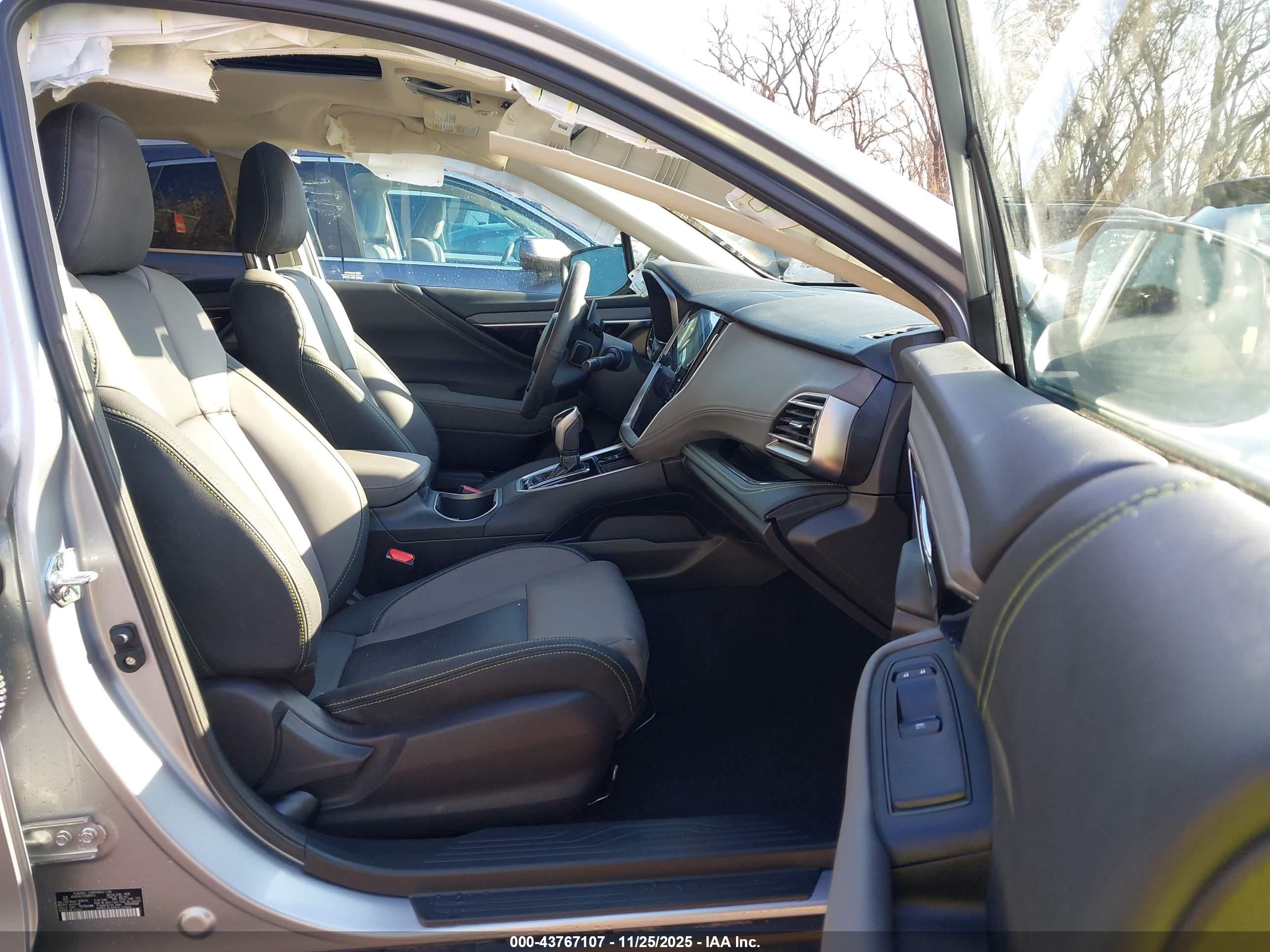 SUBARU OUTBACK image 5
