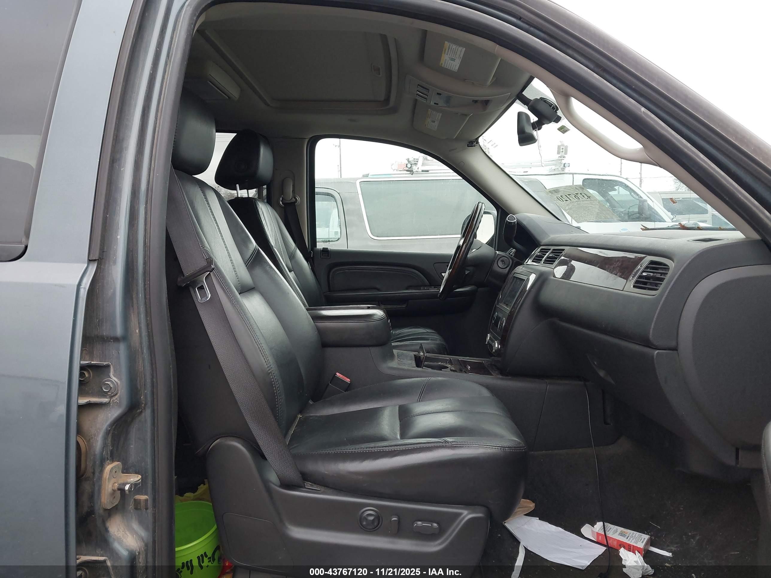 GMC YUKON image 5