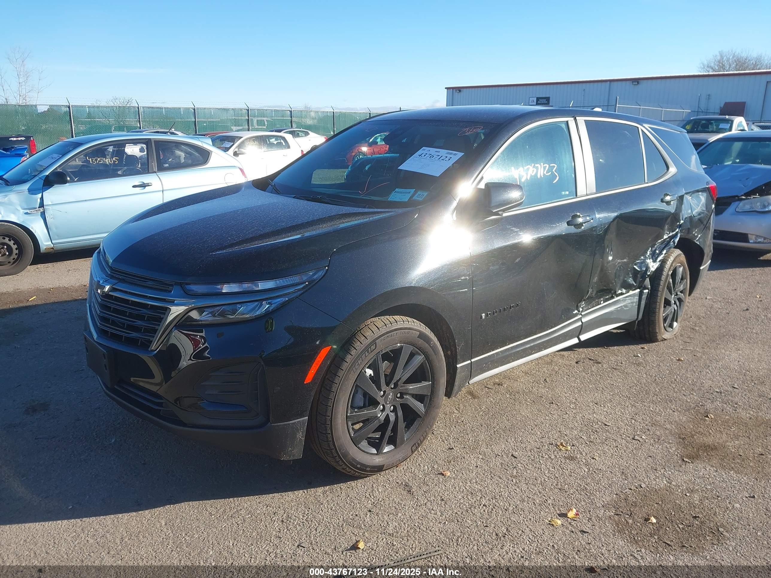 CHEVROLET EQUINOX image 2