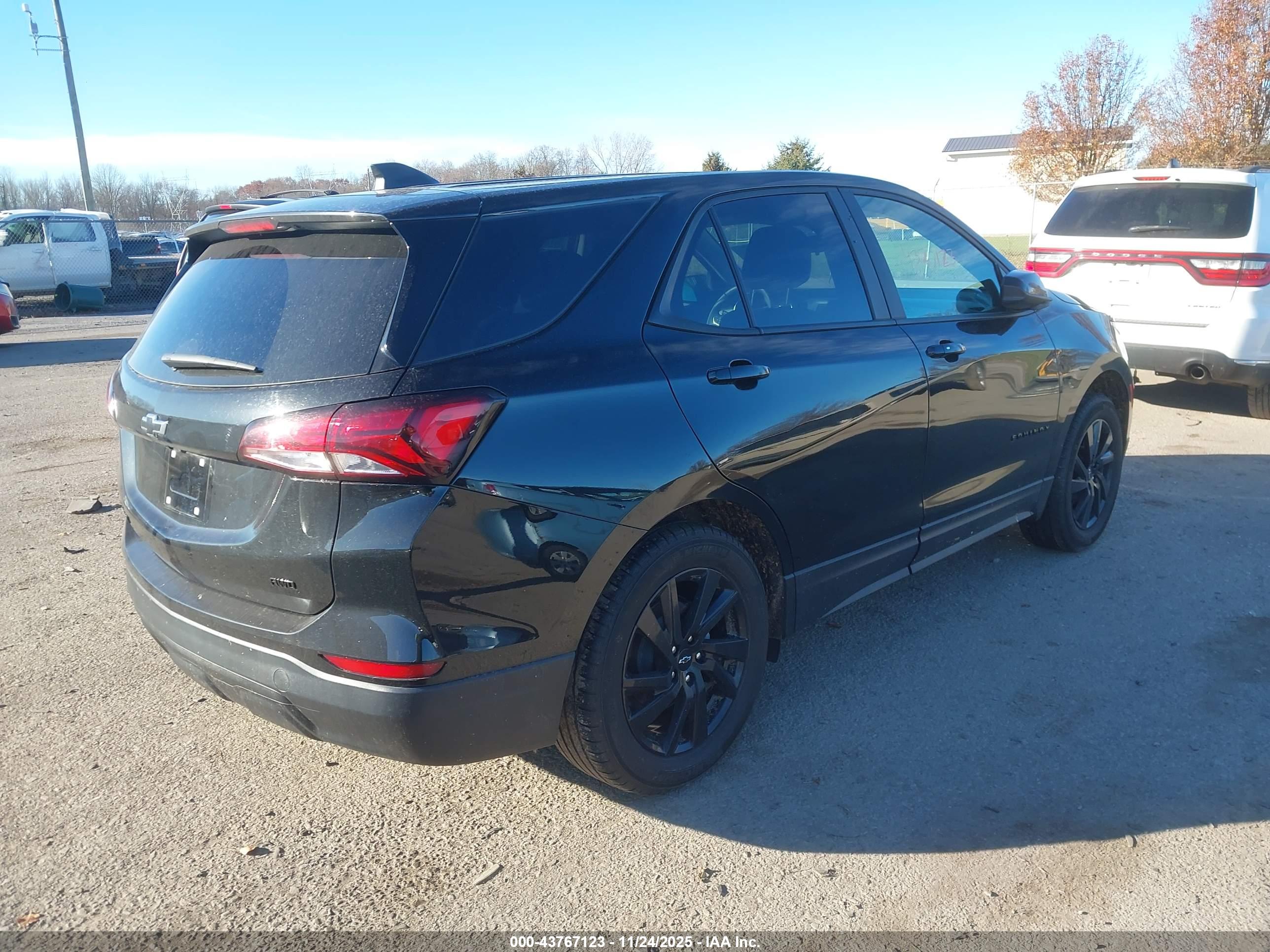 CHEVROLET EQUINOX image 4