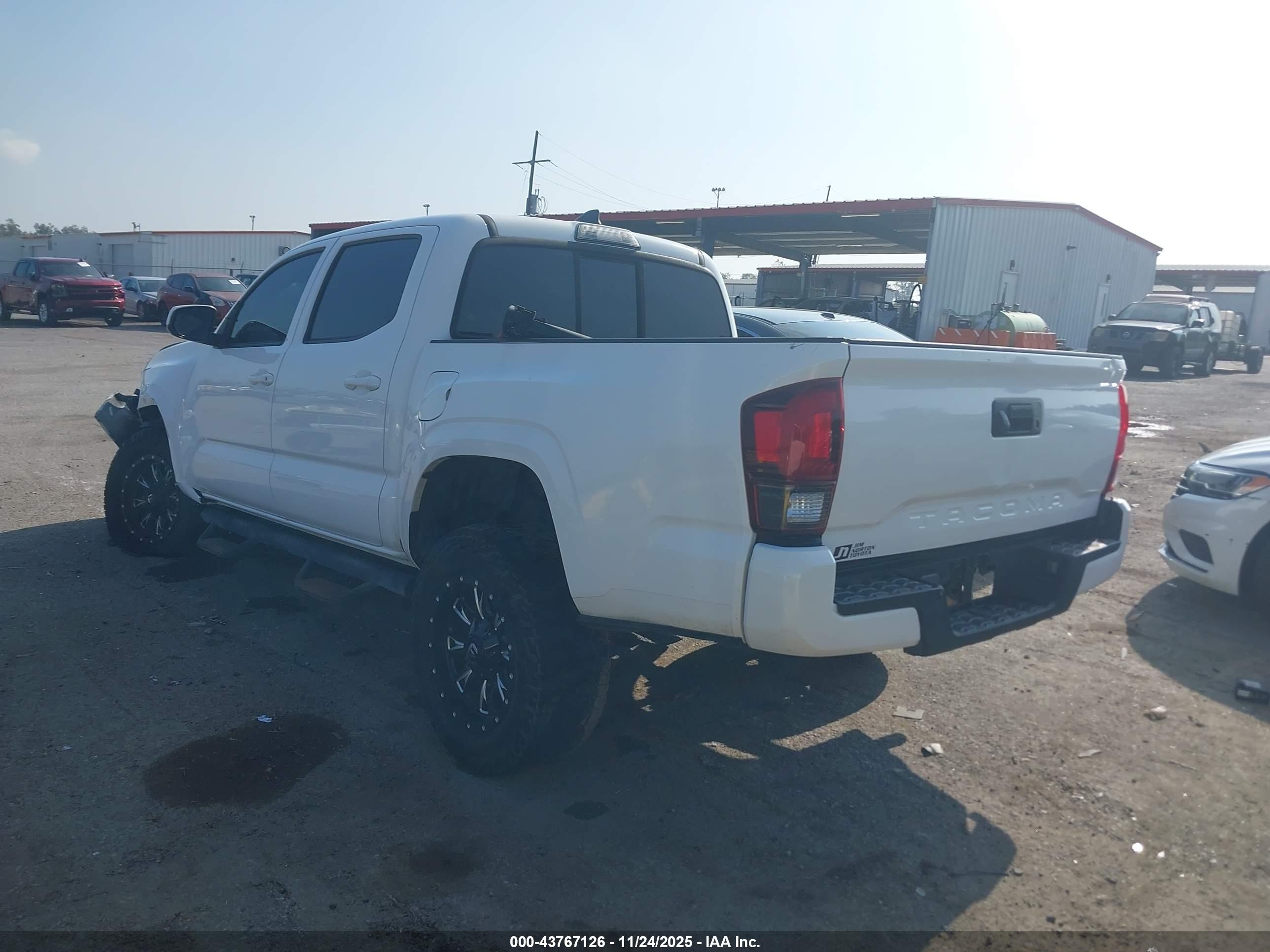 TOYOTA TACOMA image 3
