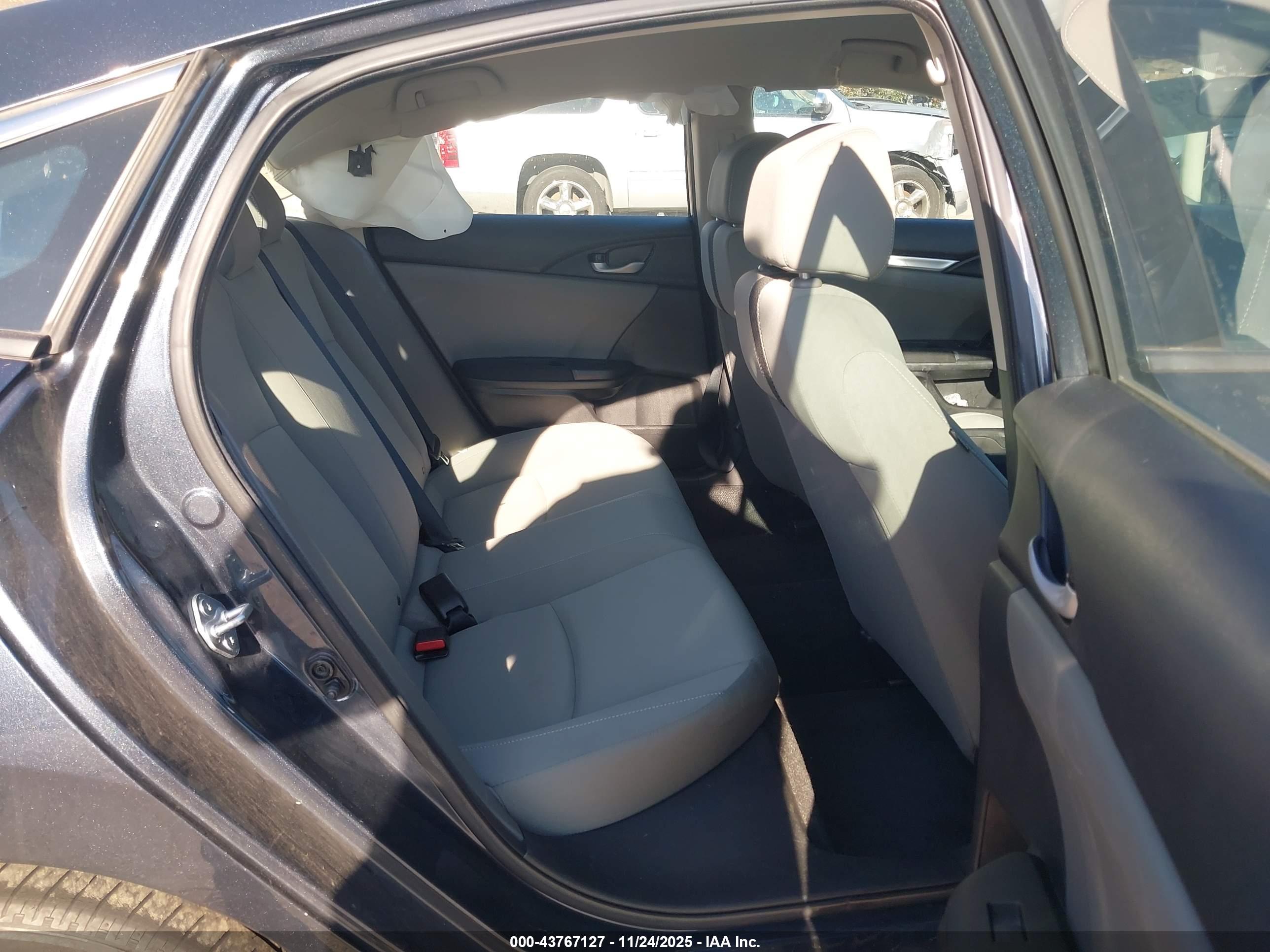 HONDA CIVIC image 8