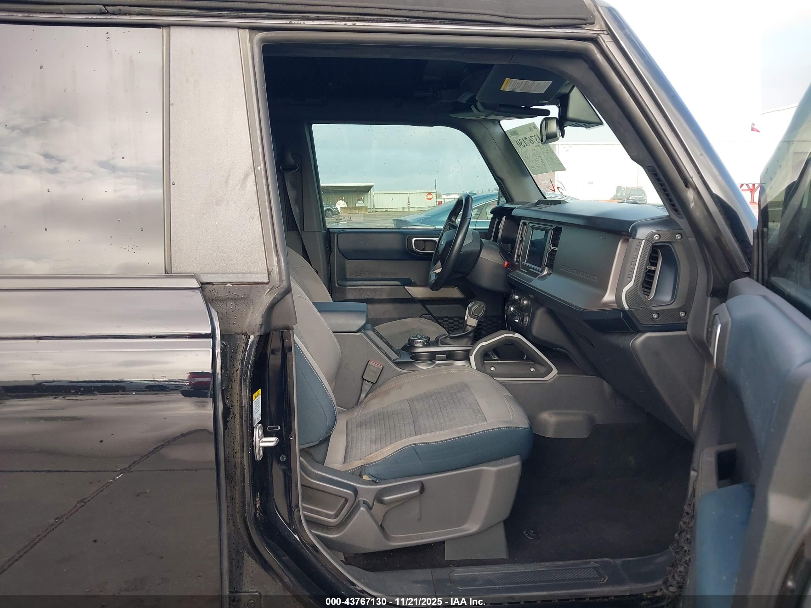 FORD BRONCO image 5