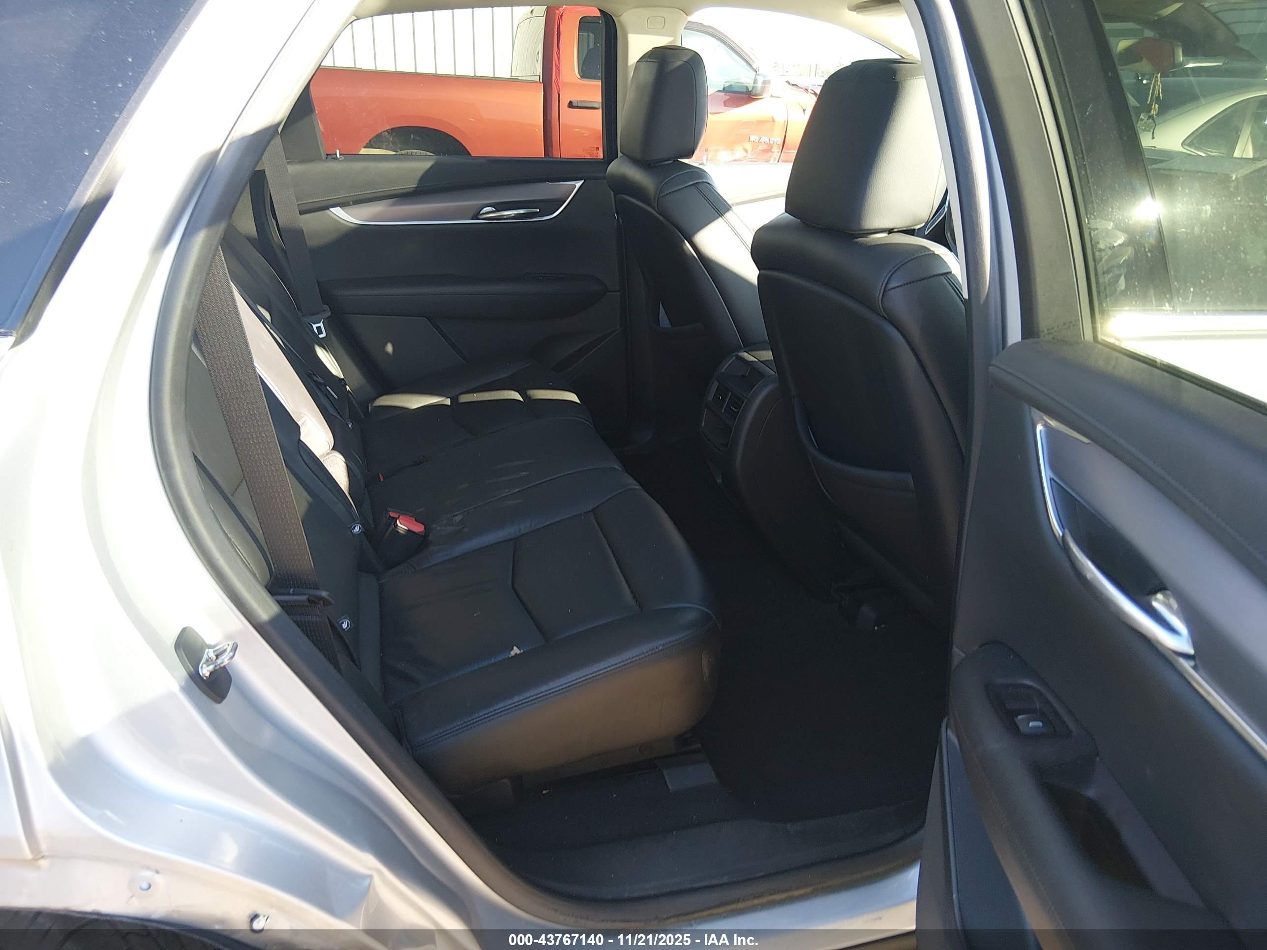 CADILLAC XT5 image 8