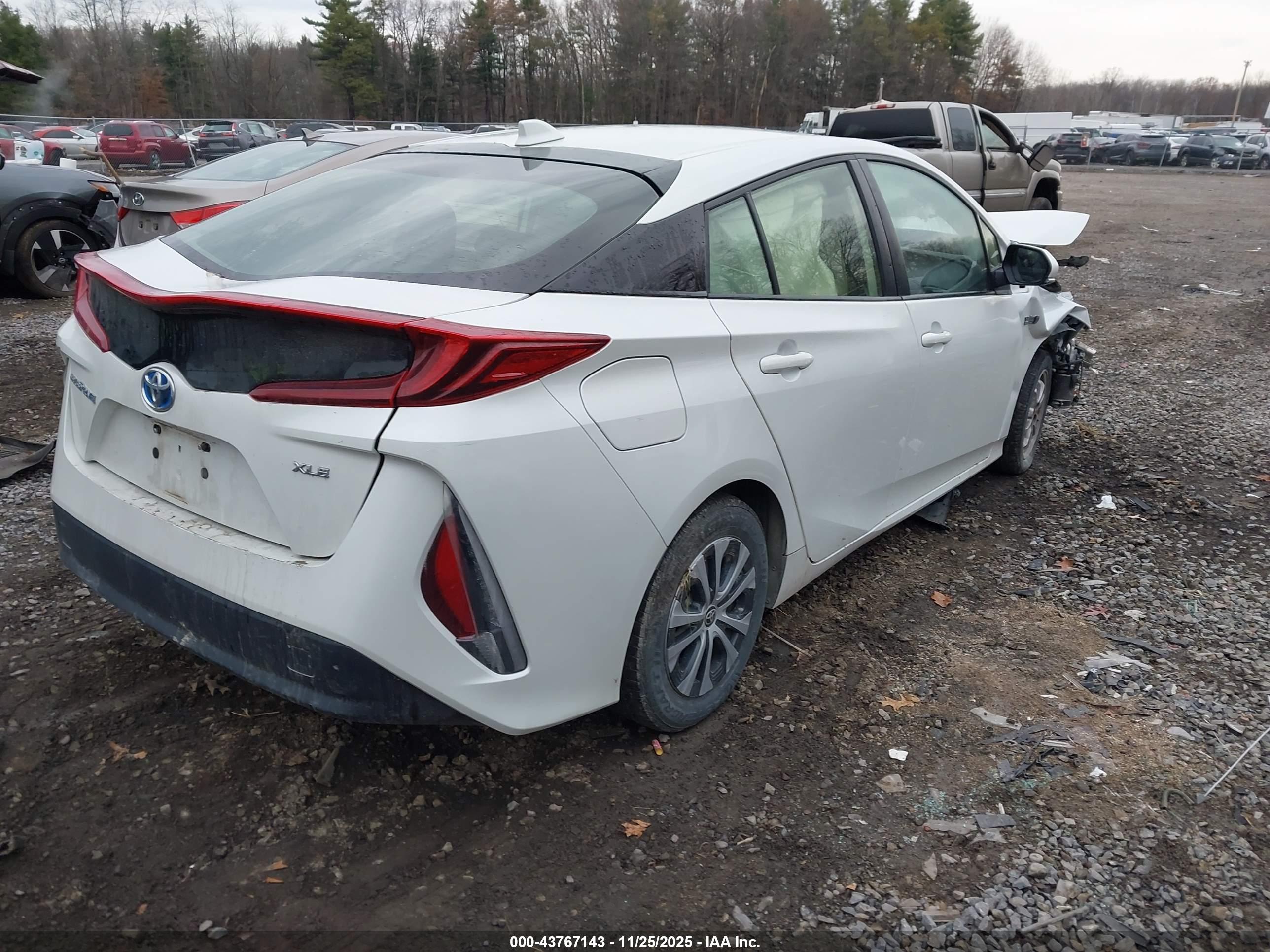 TOYOTA PRIUS image 4