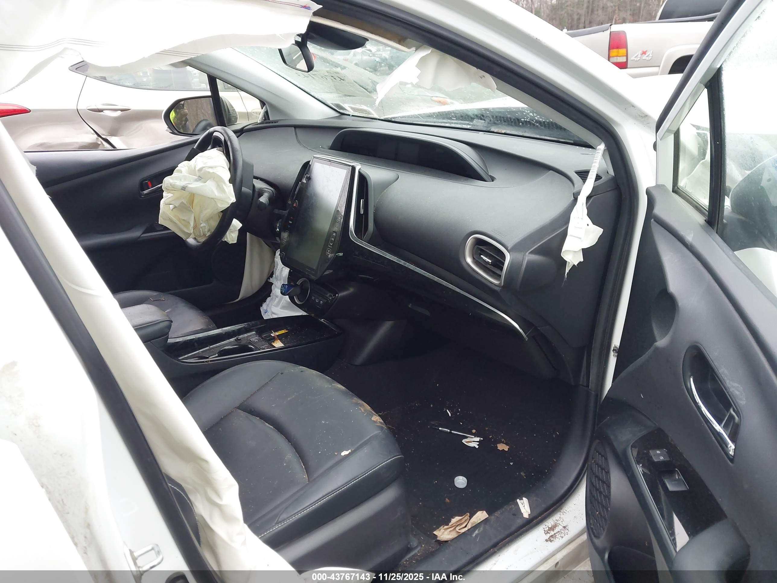 TOYOTA PRIUS image 5