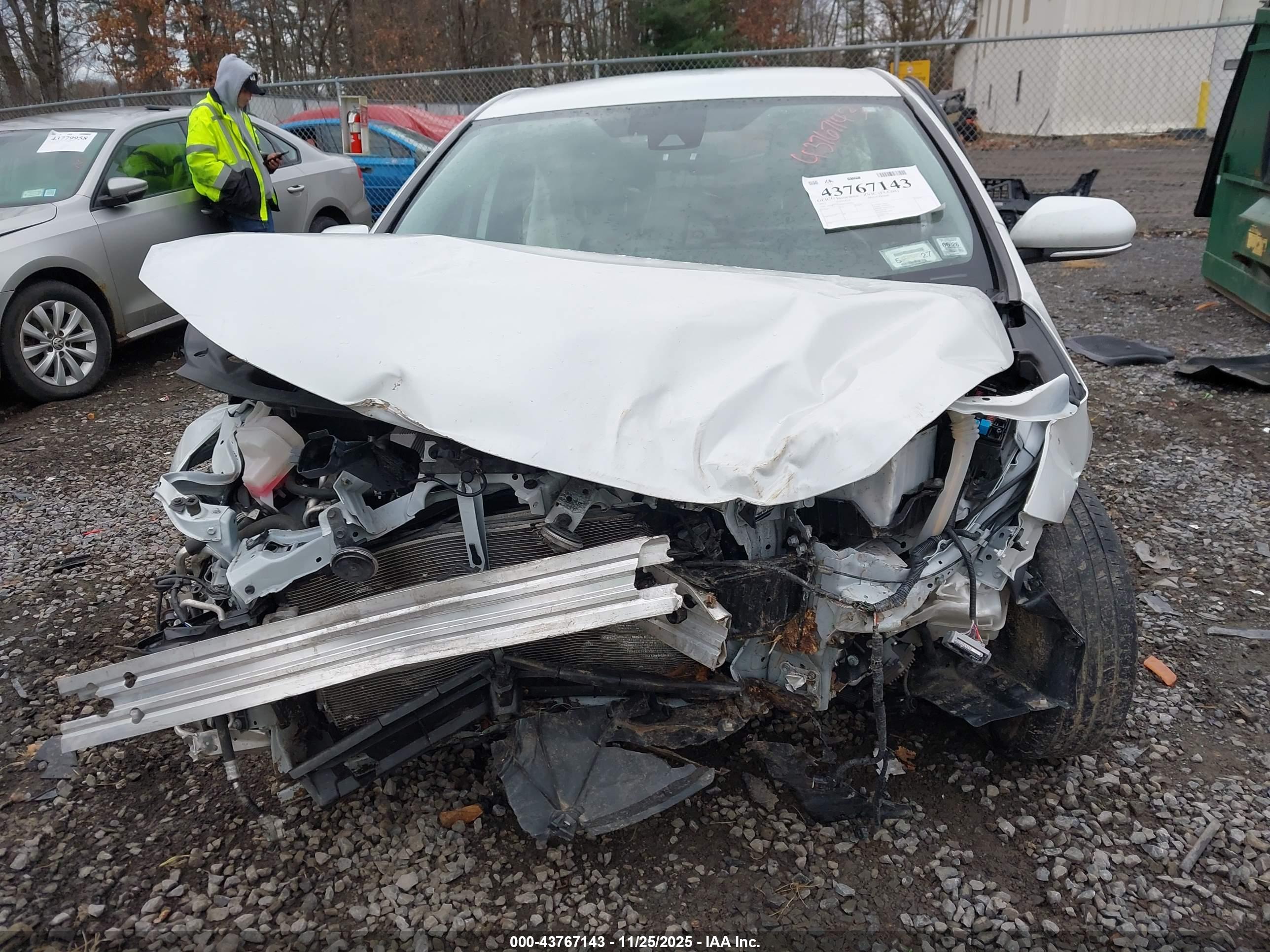 TOYOTA PRIUS image 6
