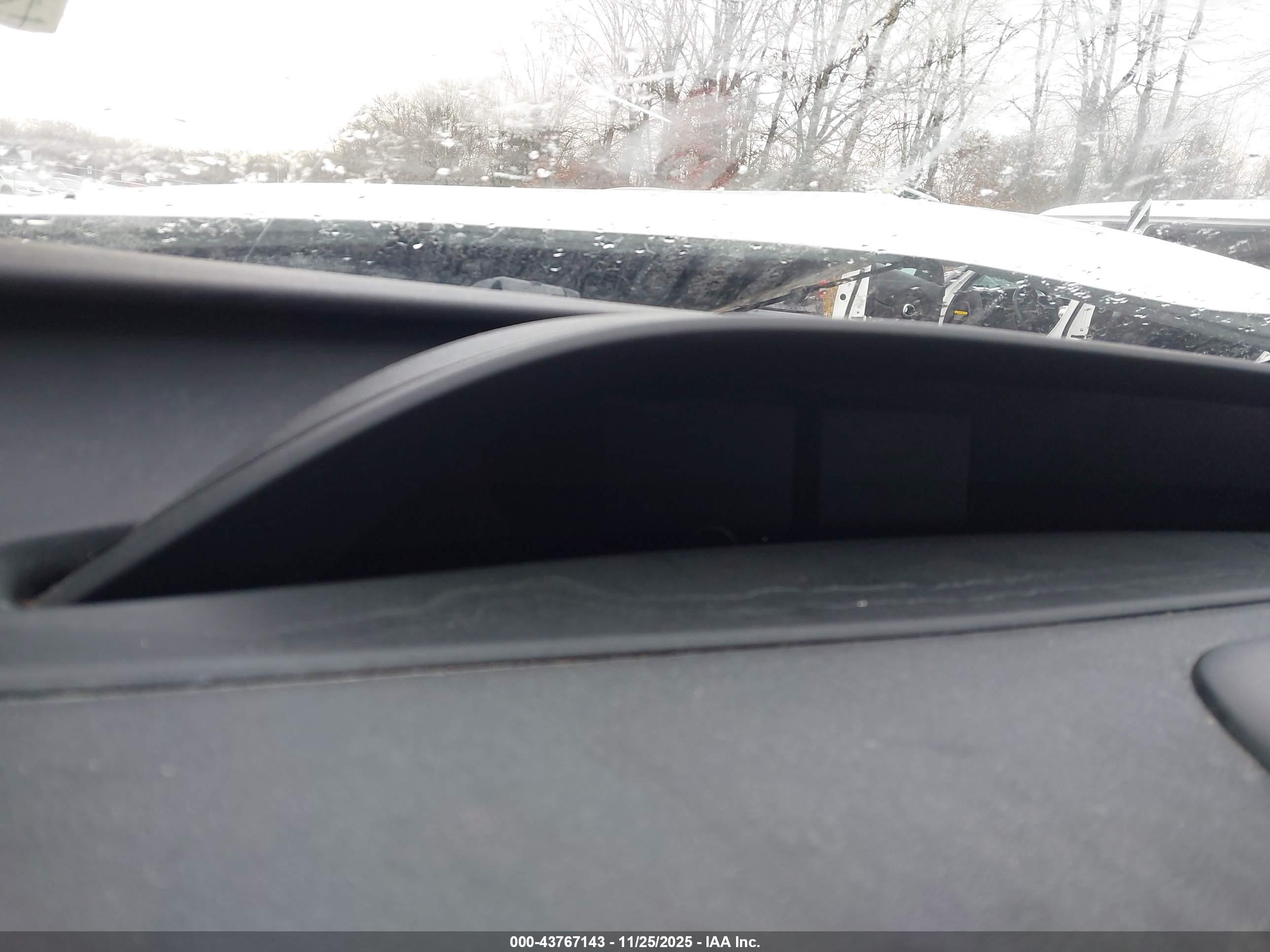 TOYOTA PRIUS image 7