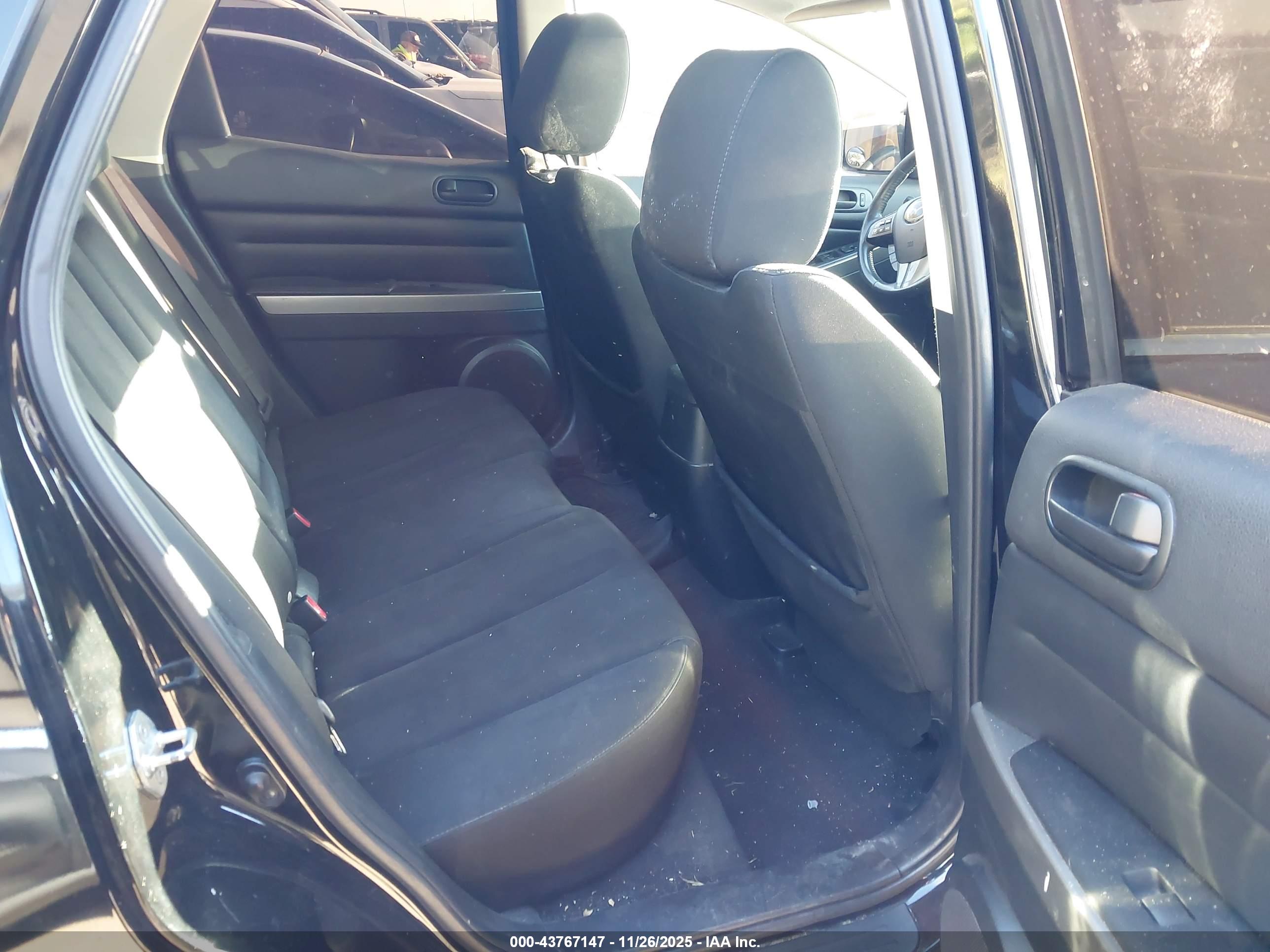 MAZDA CX-7 image 8