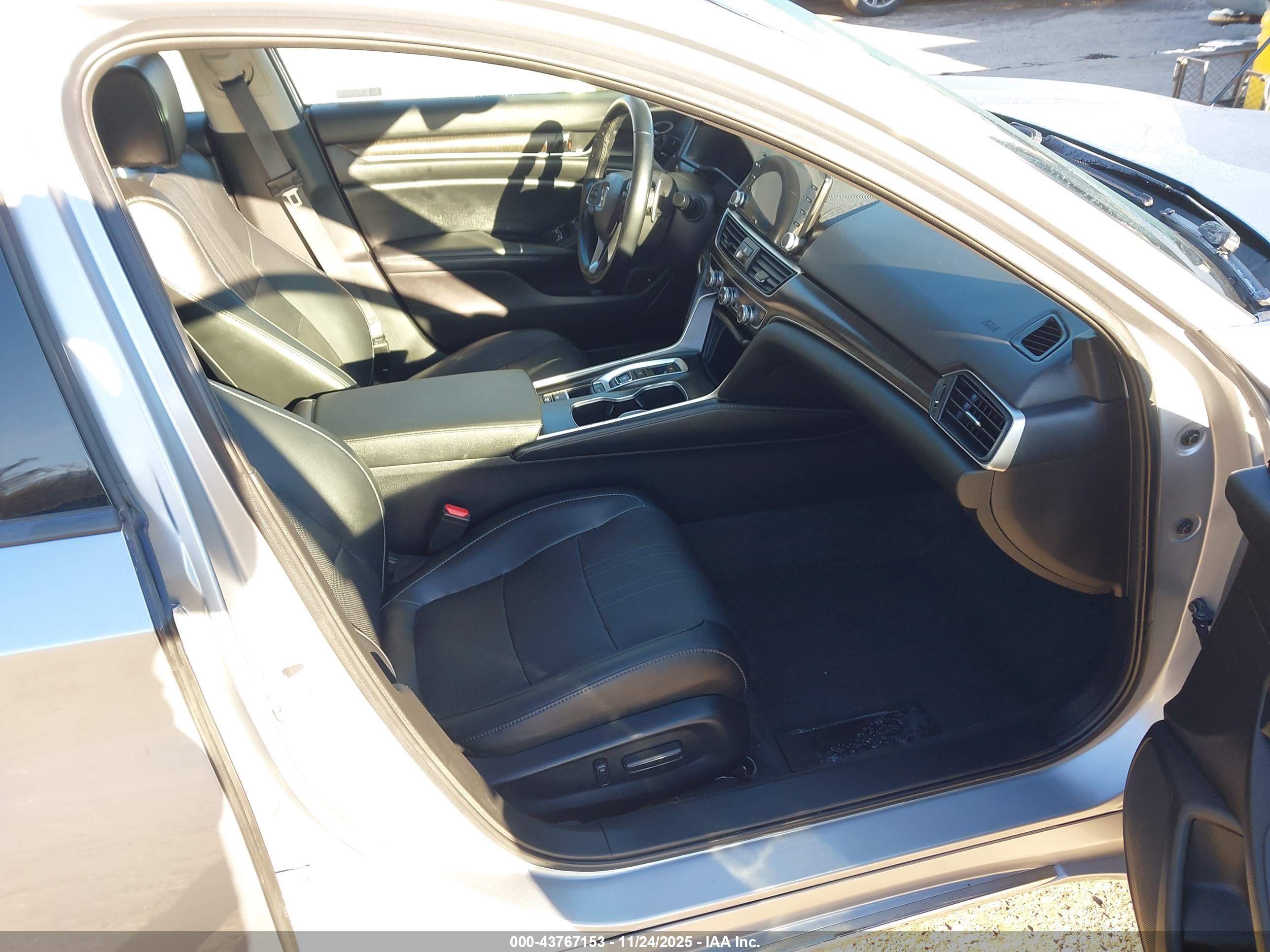 HONDA ACCORD image 5
