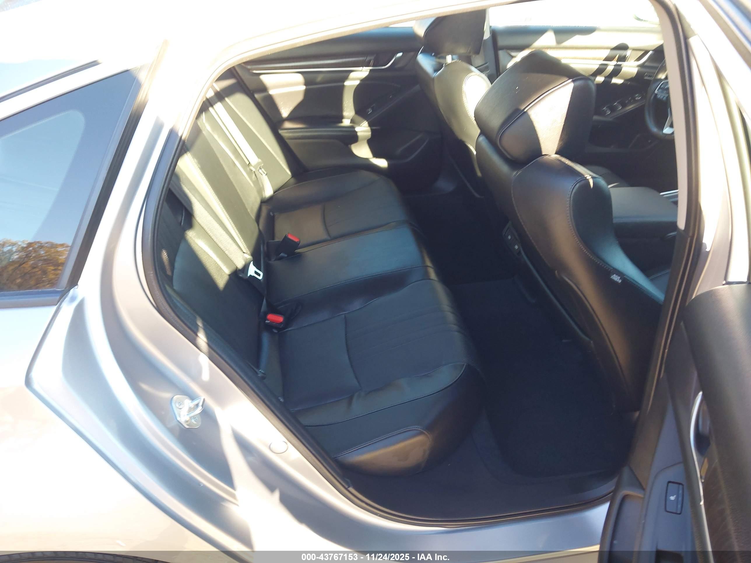 HONDA ACCORD image 8