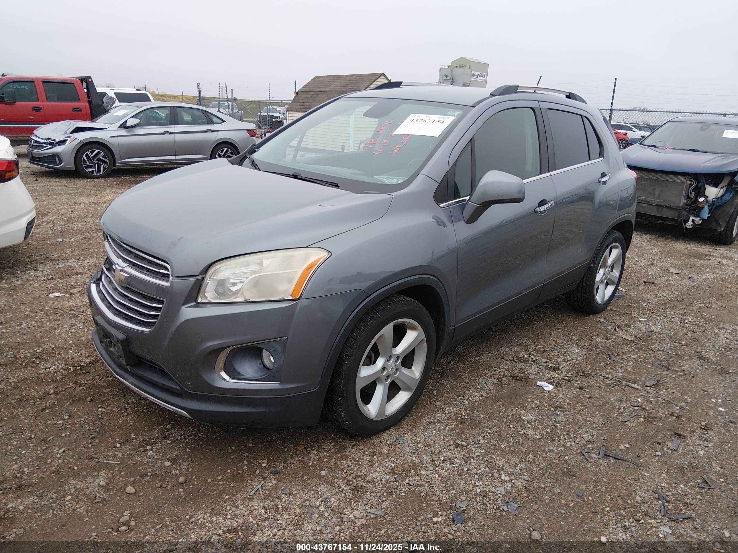 CHEVROLET TRAX image 2