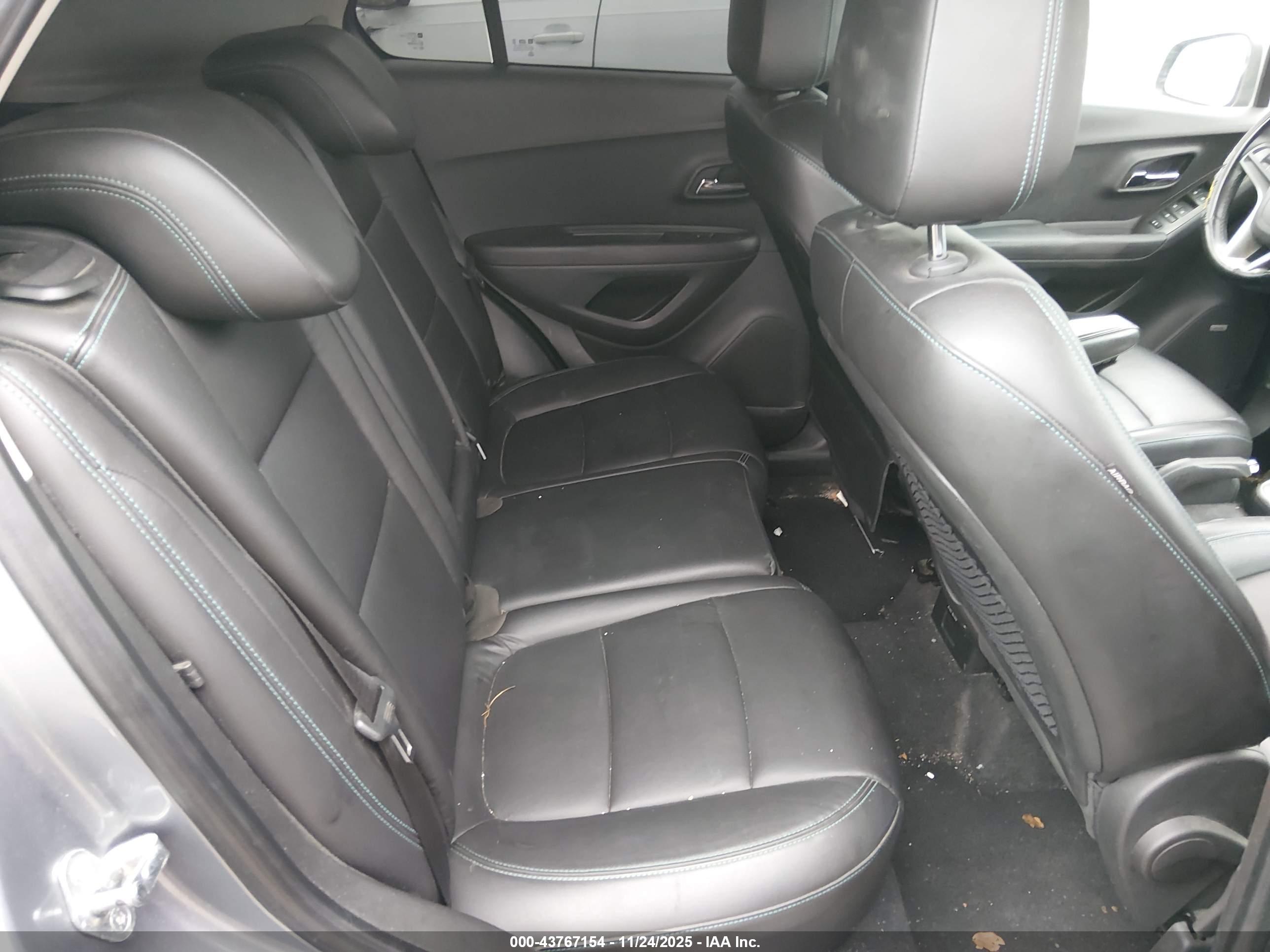 CHEVROLET TRAX image 8